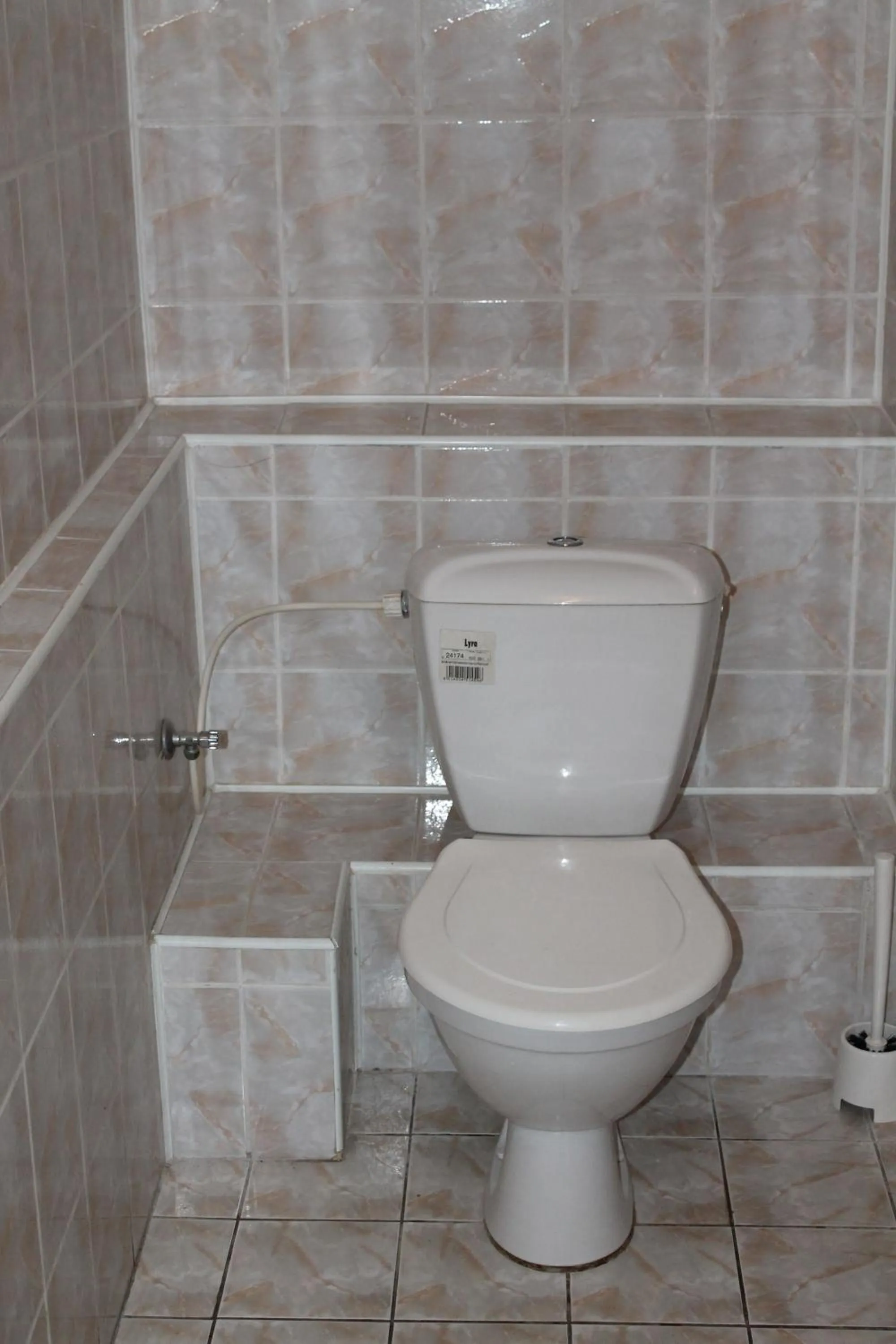 Toilet in Hostel Turist