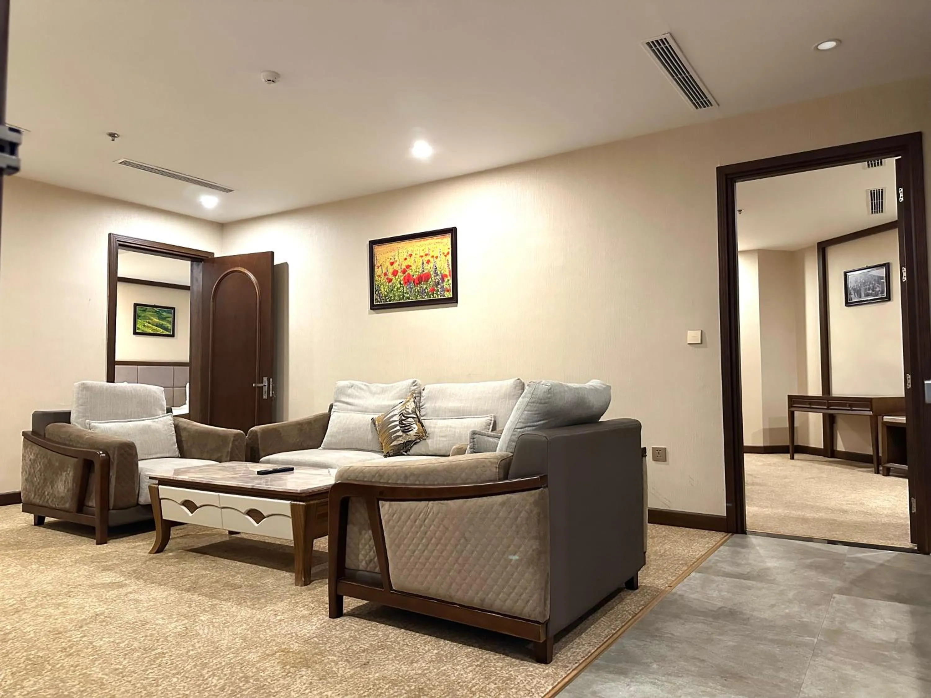 TV and multimedia in Duc Huy Grand Hotel and Spa