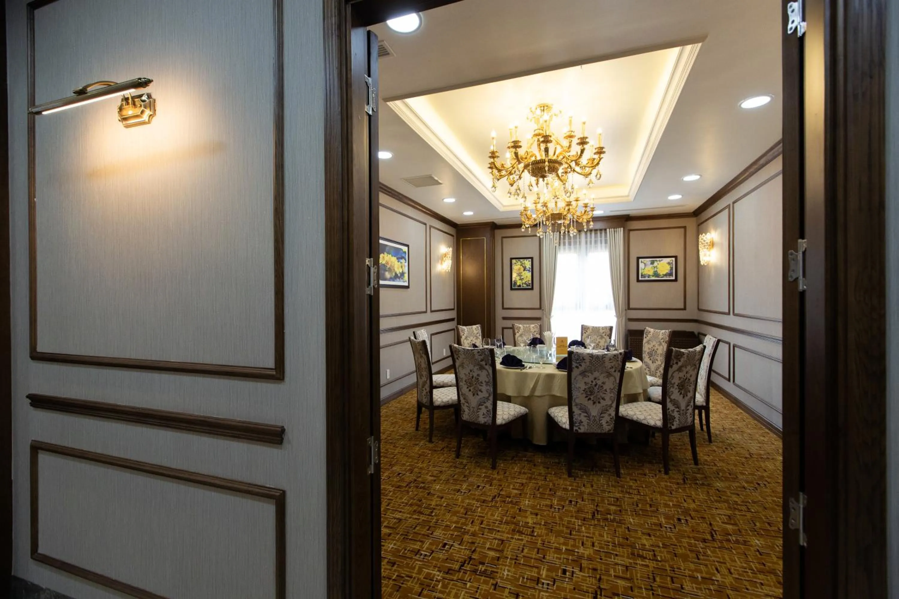 Restaurant/places to eat in Duc Huy Grand Hotel and Spa