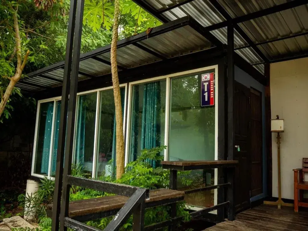 Family Room with Terrace in Beach Box Resort at Rimlay Rayong Family Room with Terrace in Beach Box Resort at Rimlay Rayong