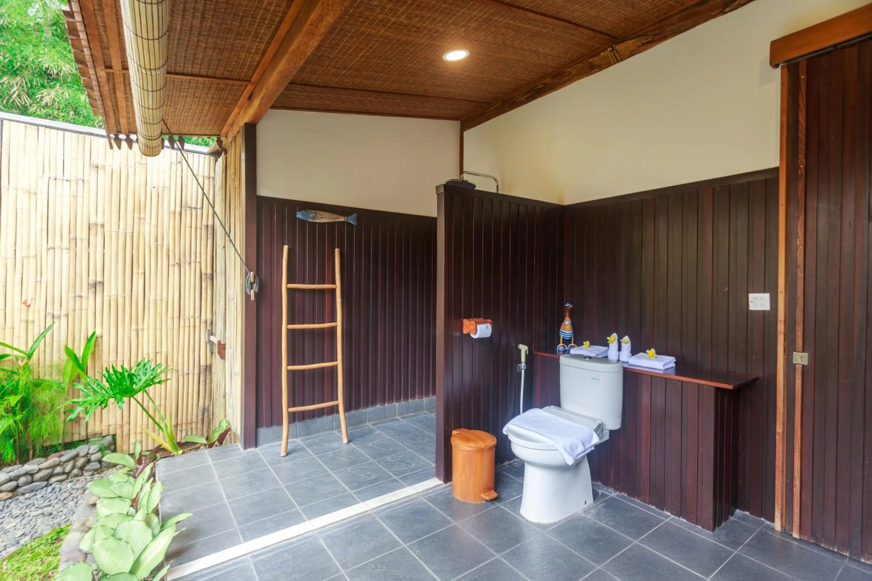 Bathroom in Villa So Long Banyuwangi - Ijen
