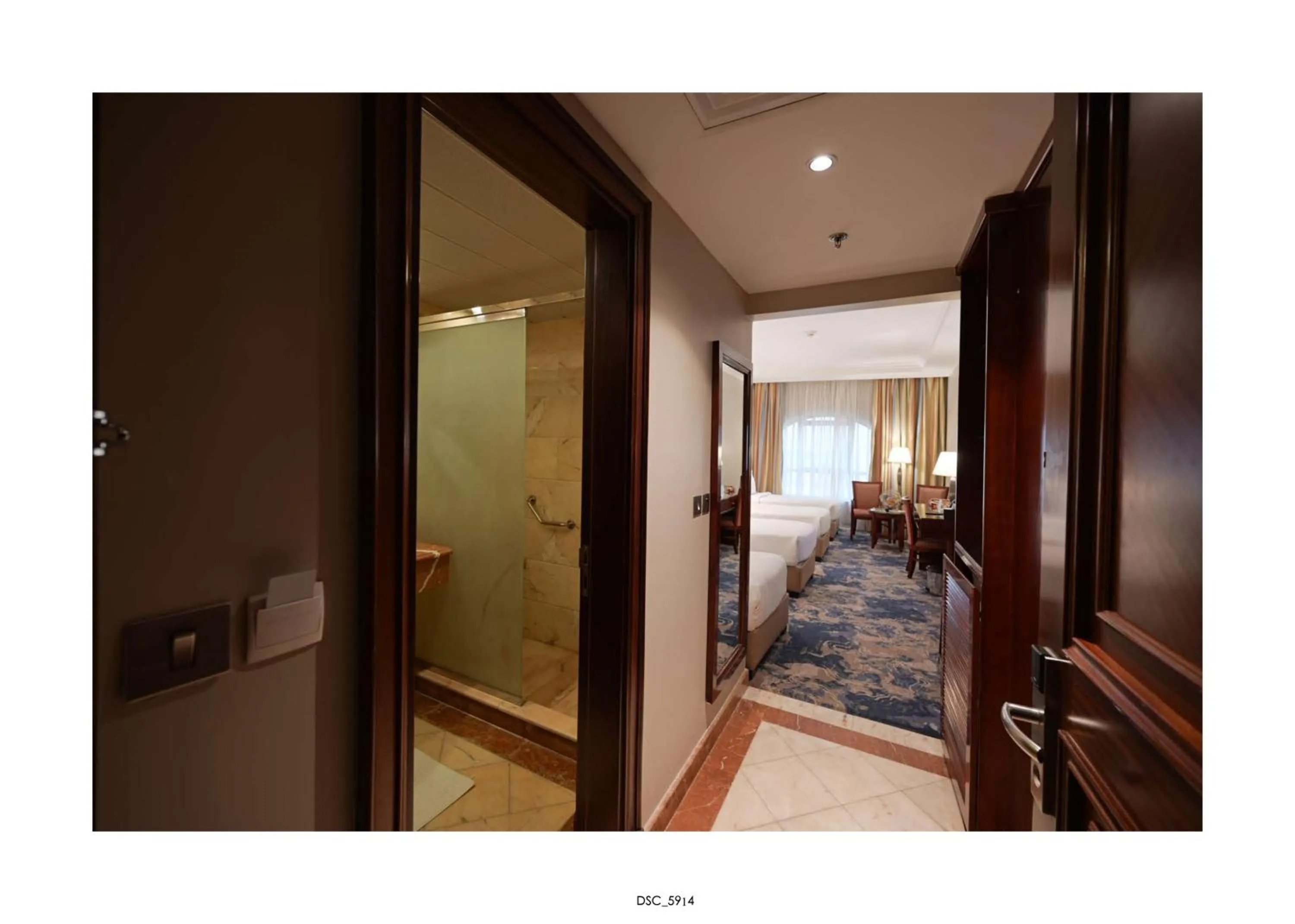 Facade/entrance, Bed in Emaar Royal Hotel