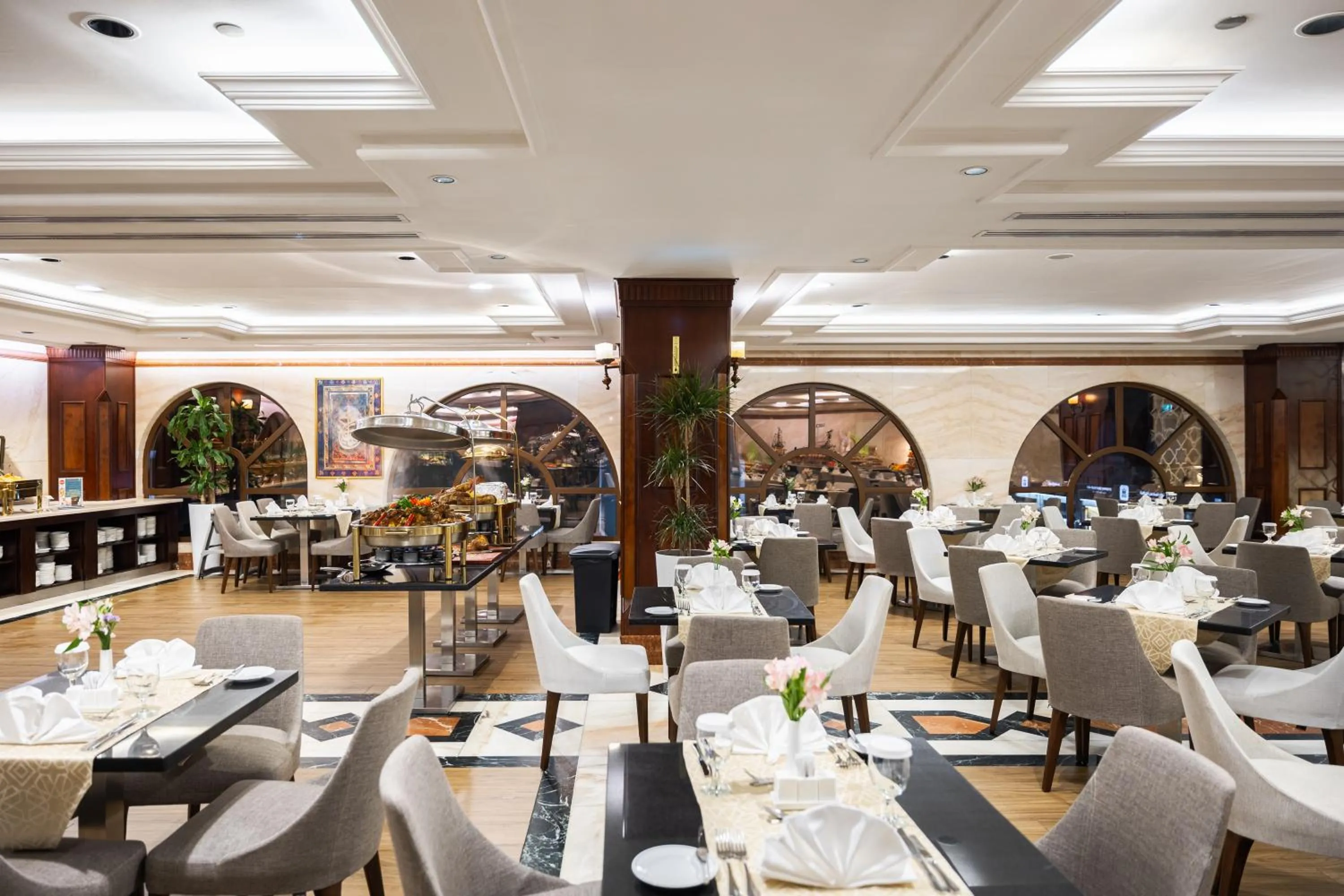 Restaurant/places to eat in Emaar Royal Hotel