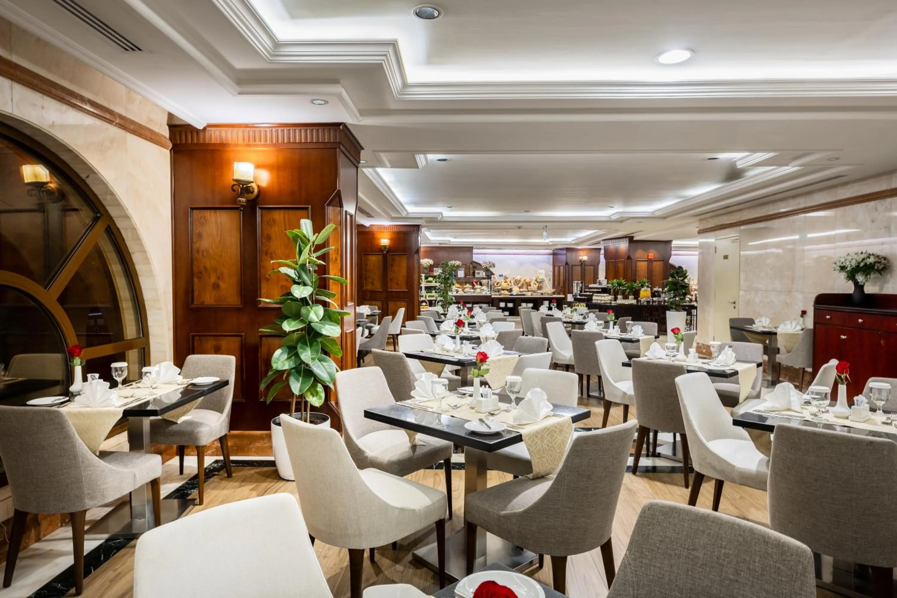 Restaurant/places to eat in Emaar Royal Hotel