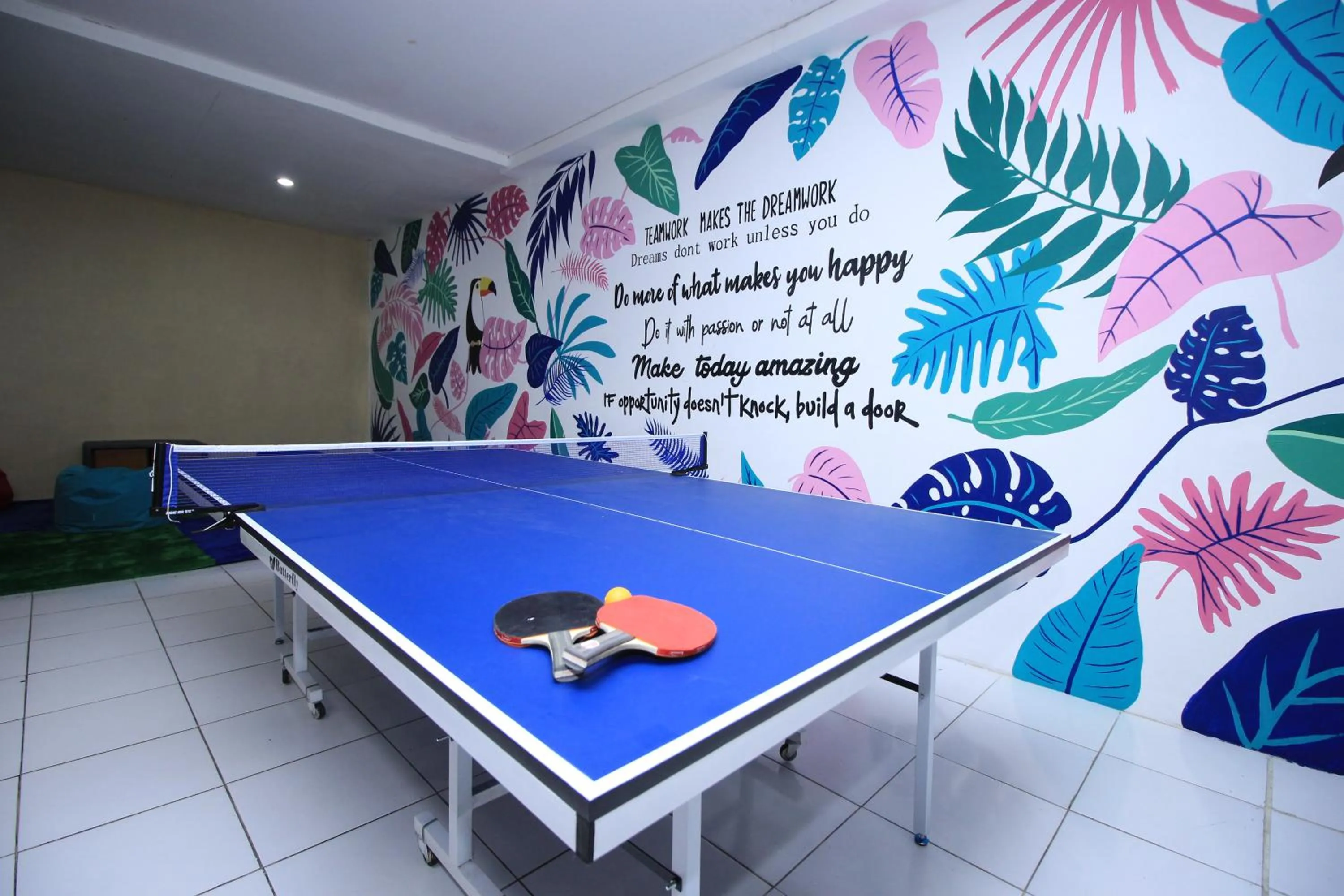 Table tennis in d'Oasis Mountain Resort