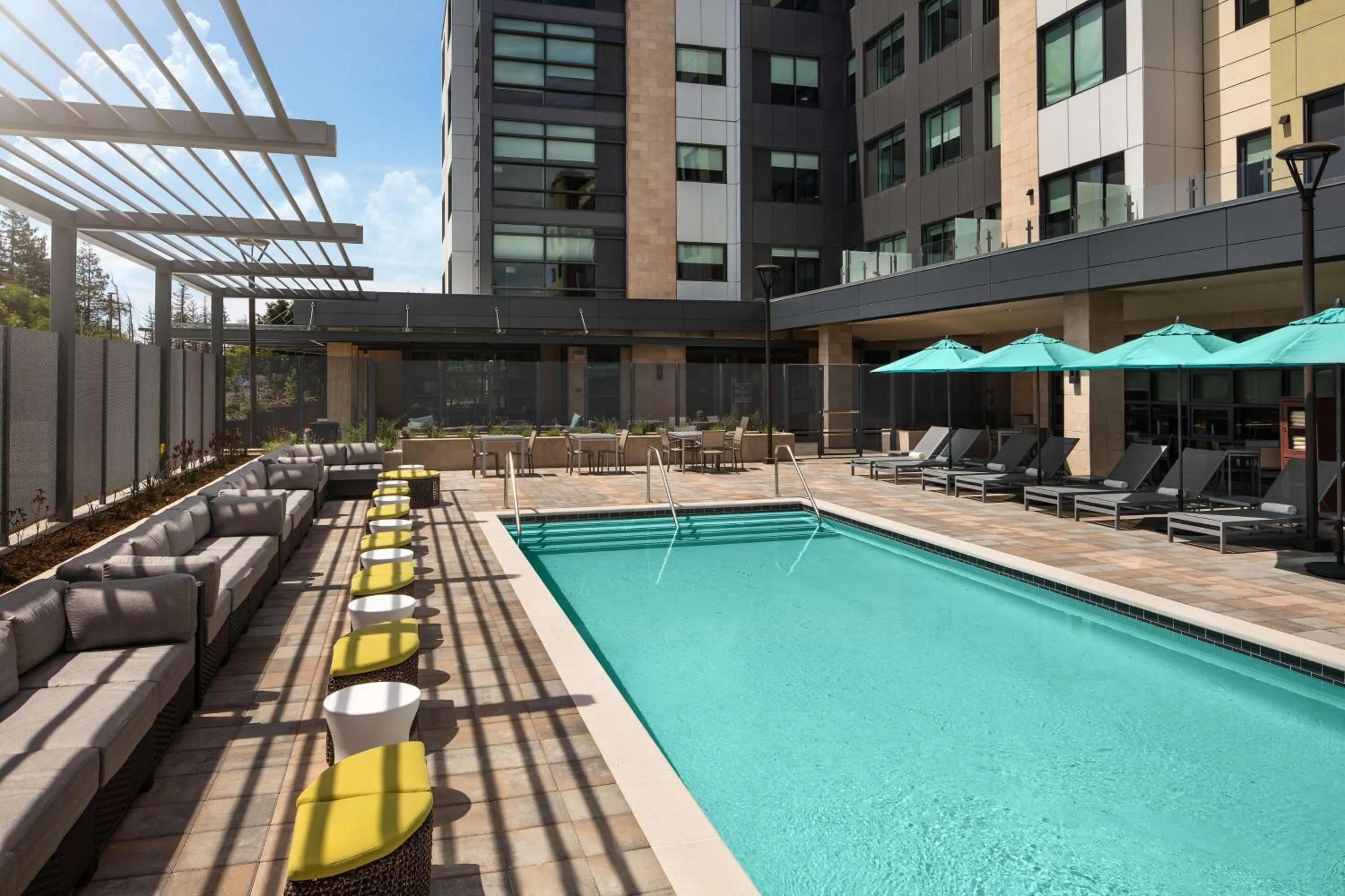 Swimming pool in Hyatt House San Jose/Cupertino