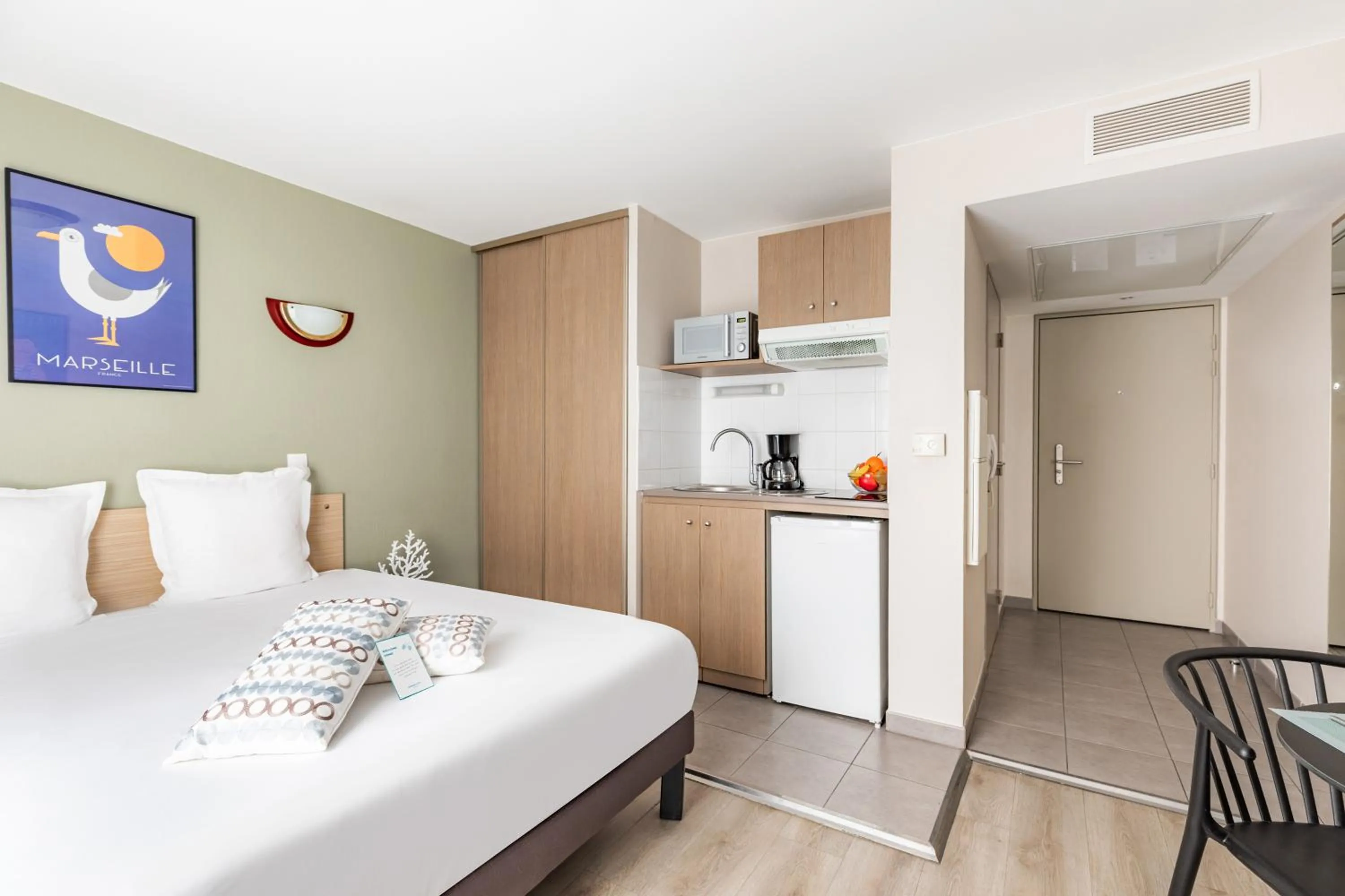 Bed in Appart'City Classic Marseille Euromed