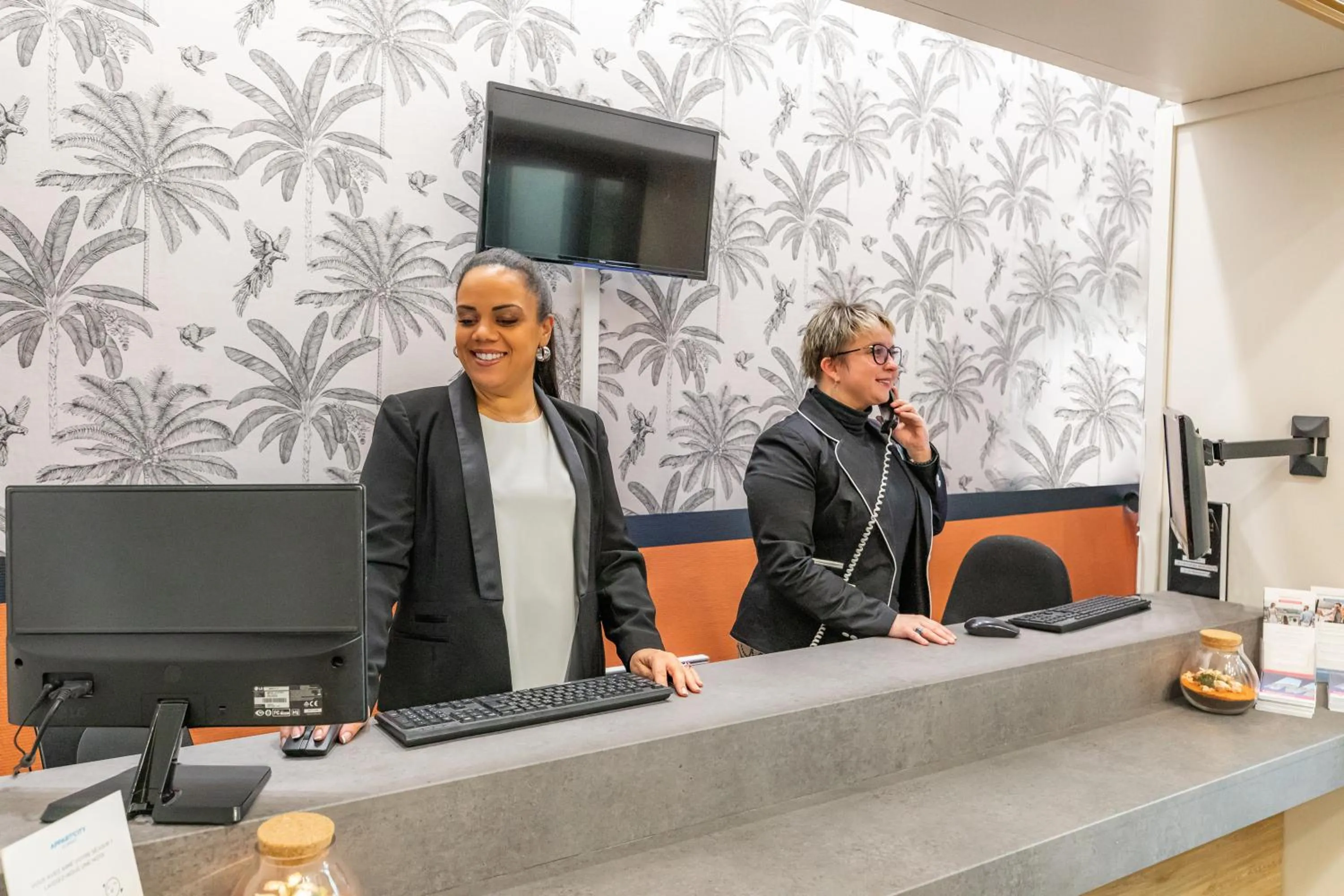 Lobby or reception in Appart'City Classic Marseille Euromed