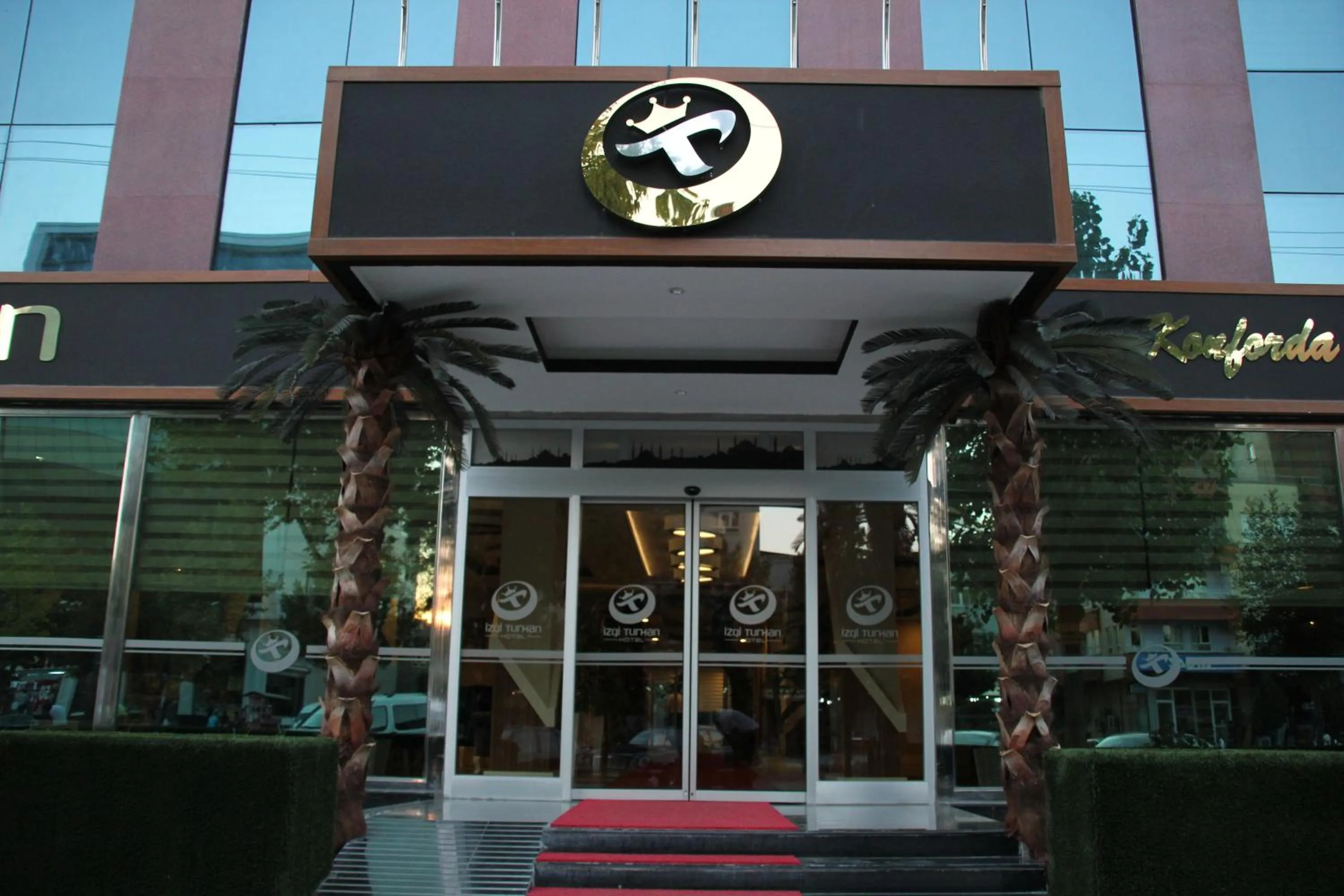 Facade/entrance in Hotel Izgi Turhan