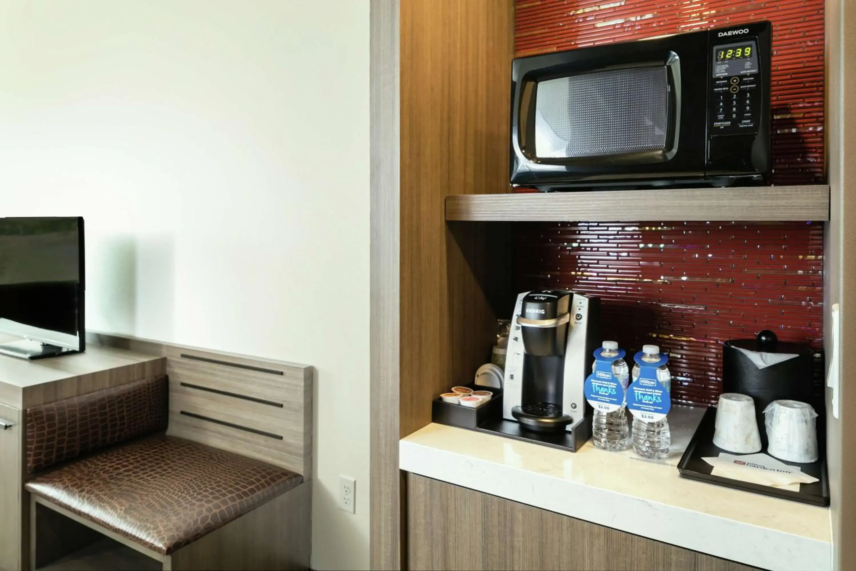 King Room with Bath Tub and River View - Mobility/Hearing Accessible in Hilton Garden Inn Wenatchee, Wa King Room with Bath Tub and River View - Mobility/Hearing Accessible in Hilton Garden Inn Wenatchee, Wa