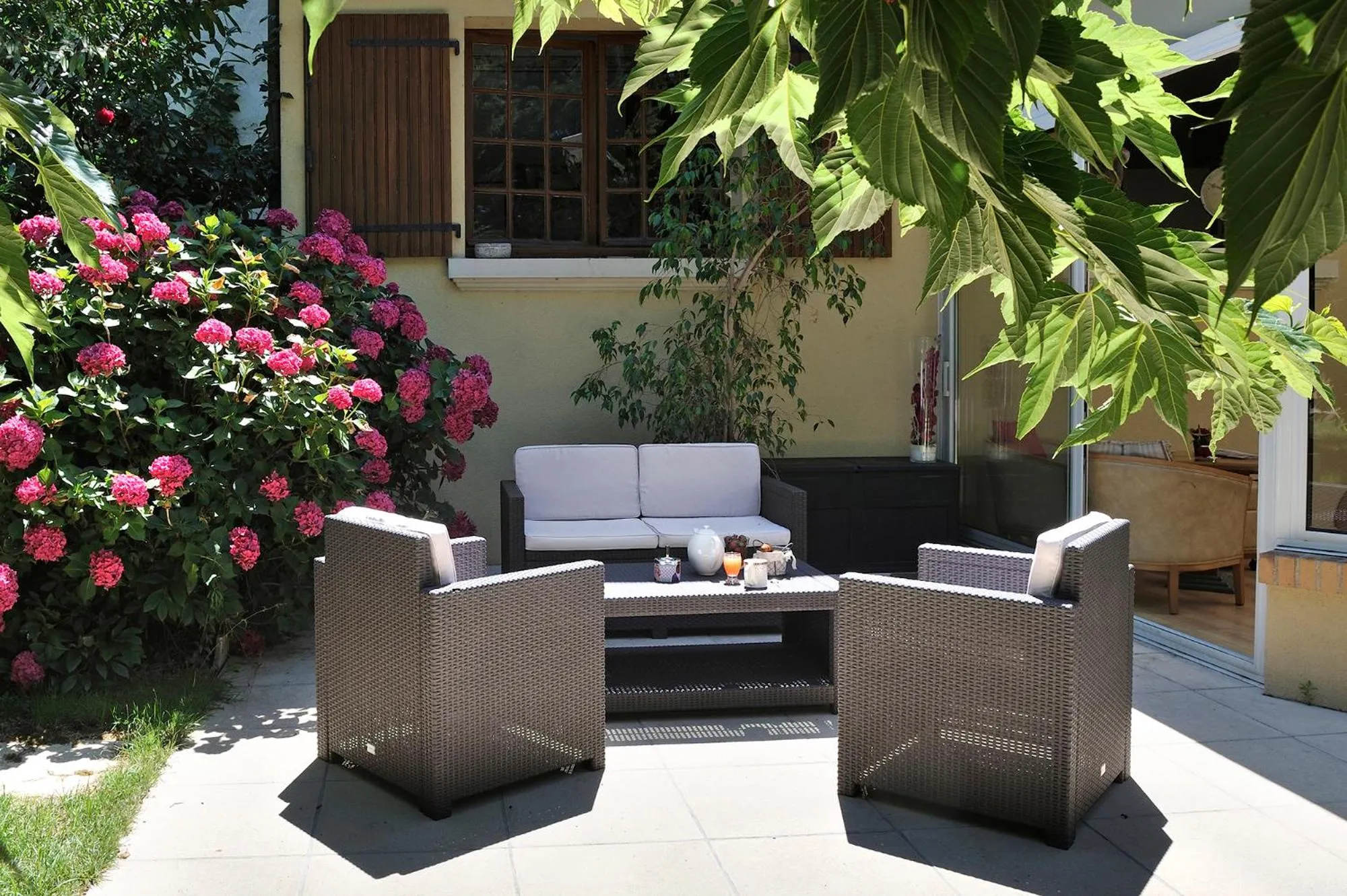 Breakfast in Logis Hôtel Restaurant LE VIEUX FUSIL