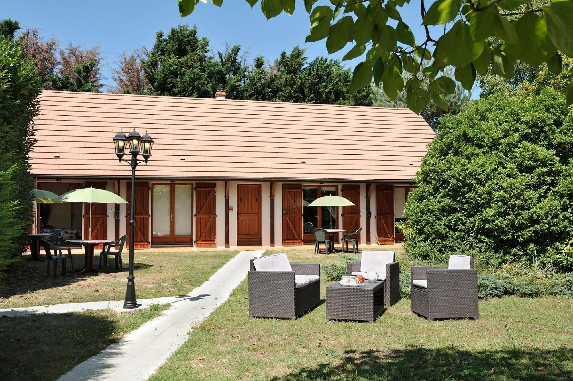 Property building in Logis Hôtel Restaurant LE VIEUX FUSIL