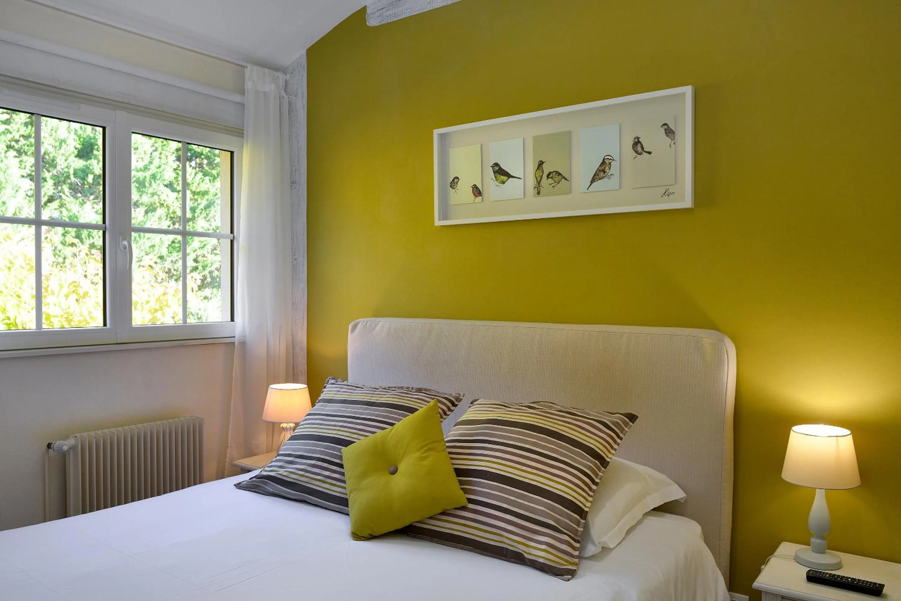 Bed in Logis Hôtel Restaurant LE VIEUX FUSIL