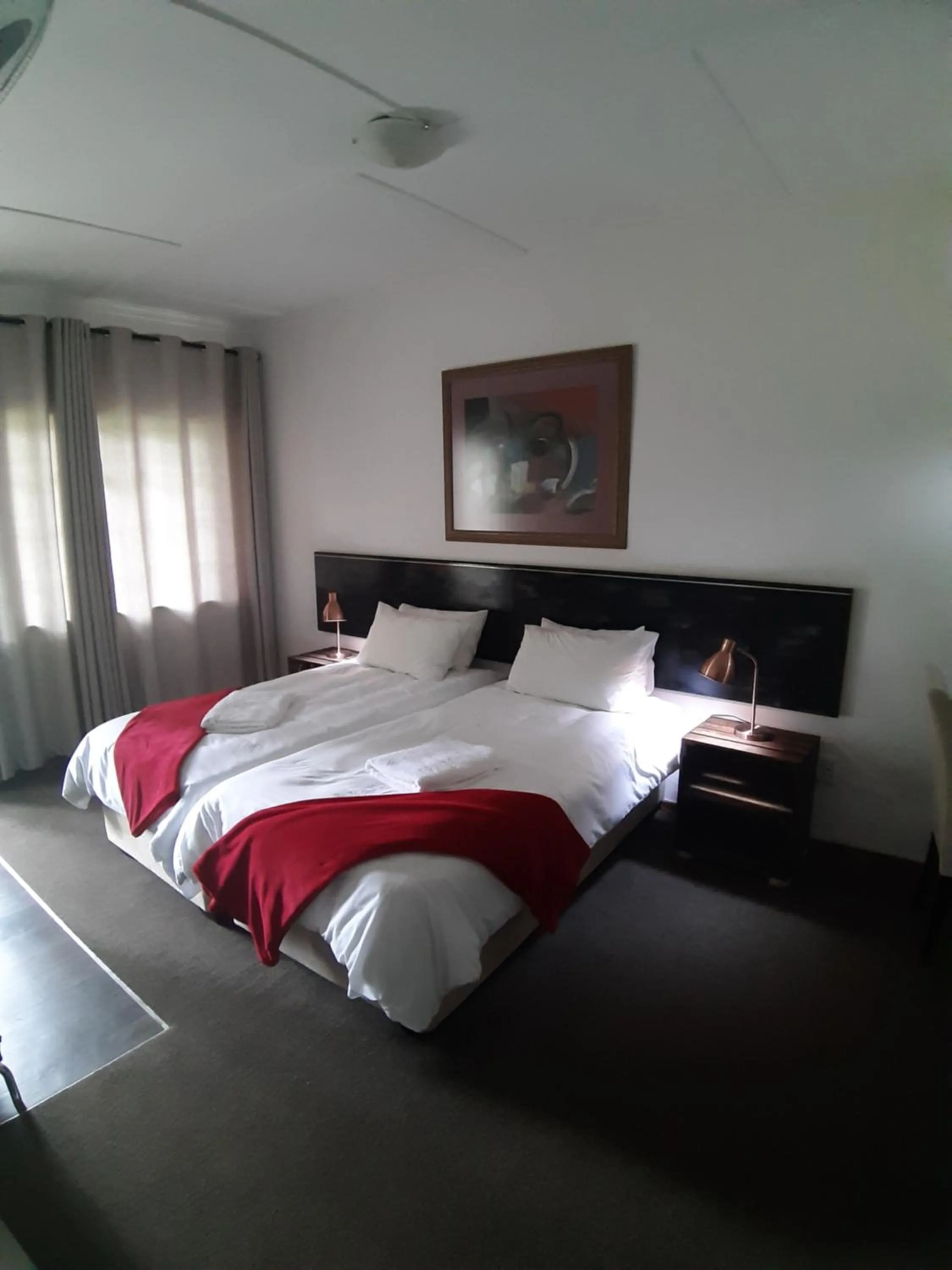 Bed in Wayside Lodge