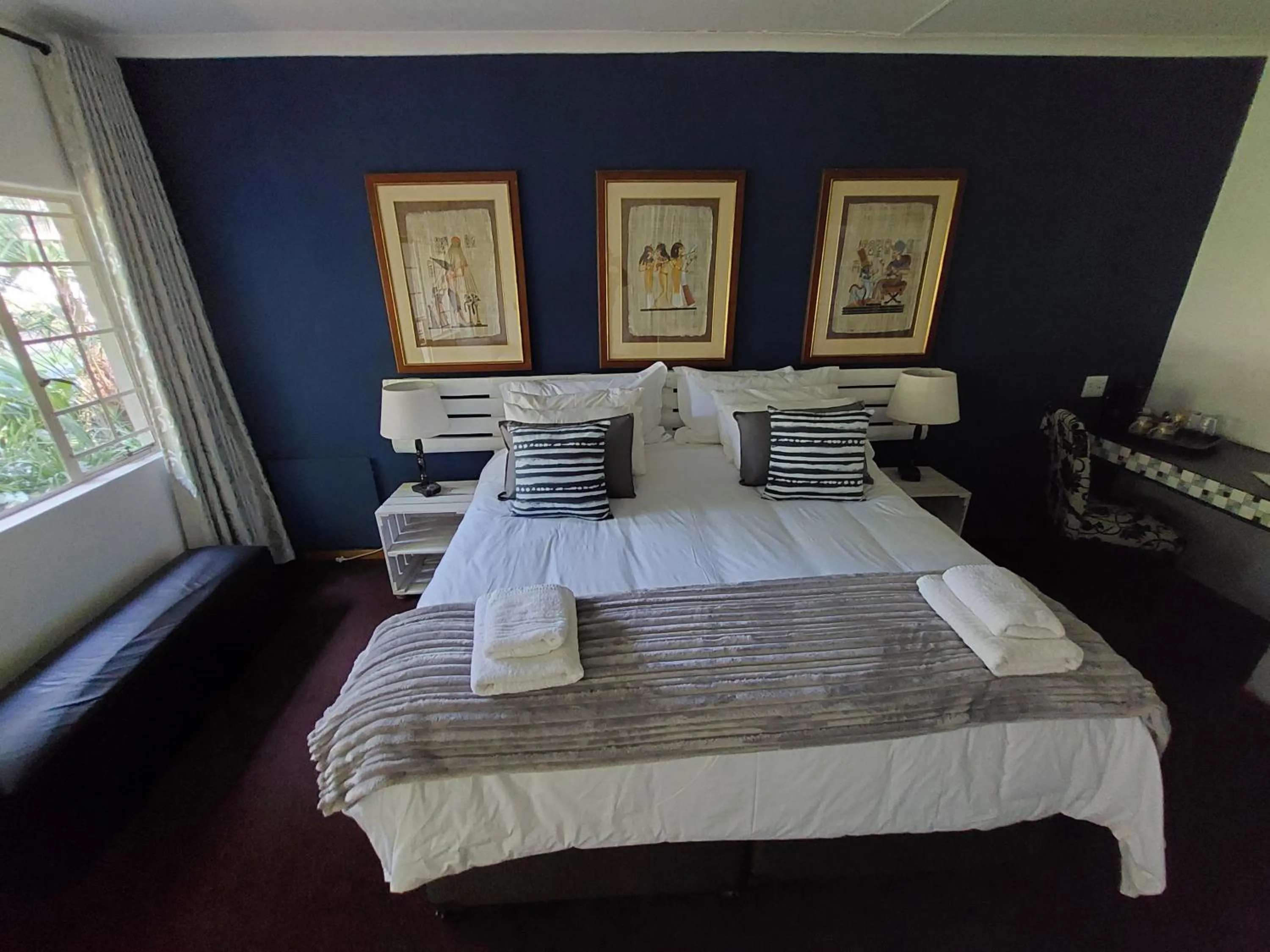 Bed in Wayside Lodge