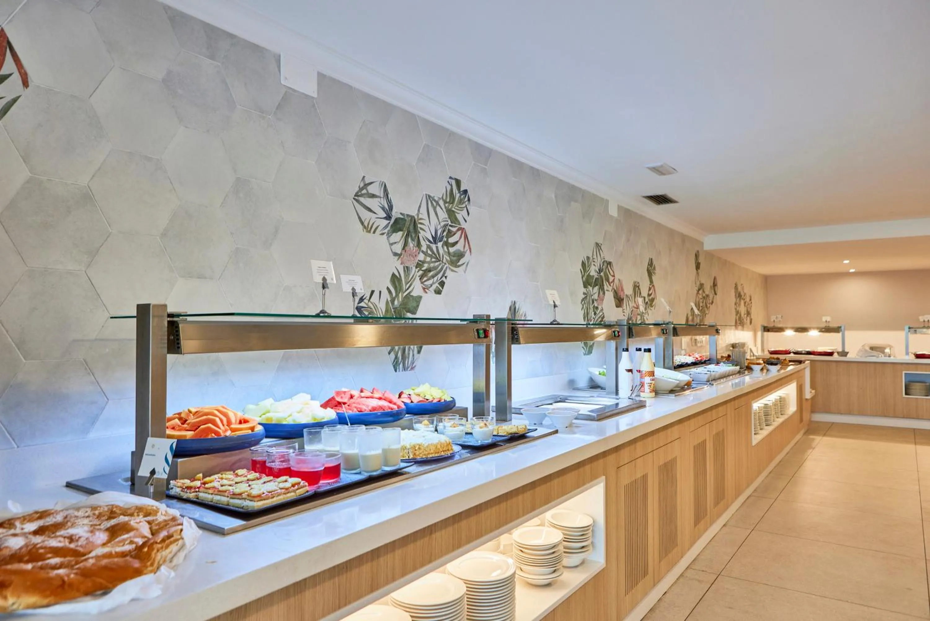 Restaurant/places to eat in Universal Aparthotel Don Camilo