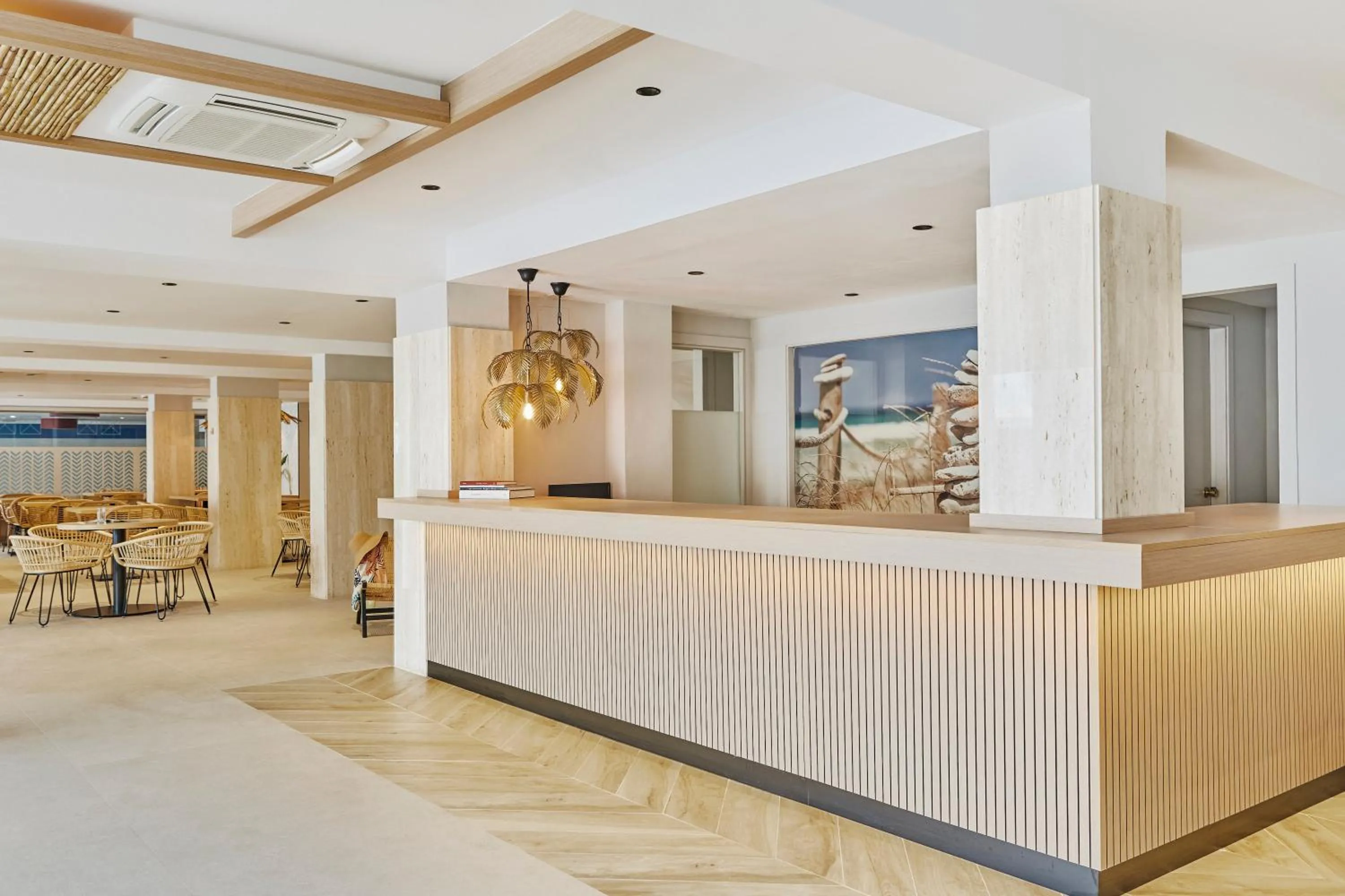 Lobby or reception in Universal Aparthotel Don Camilo