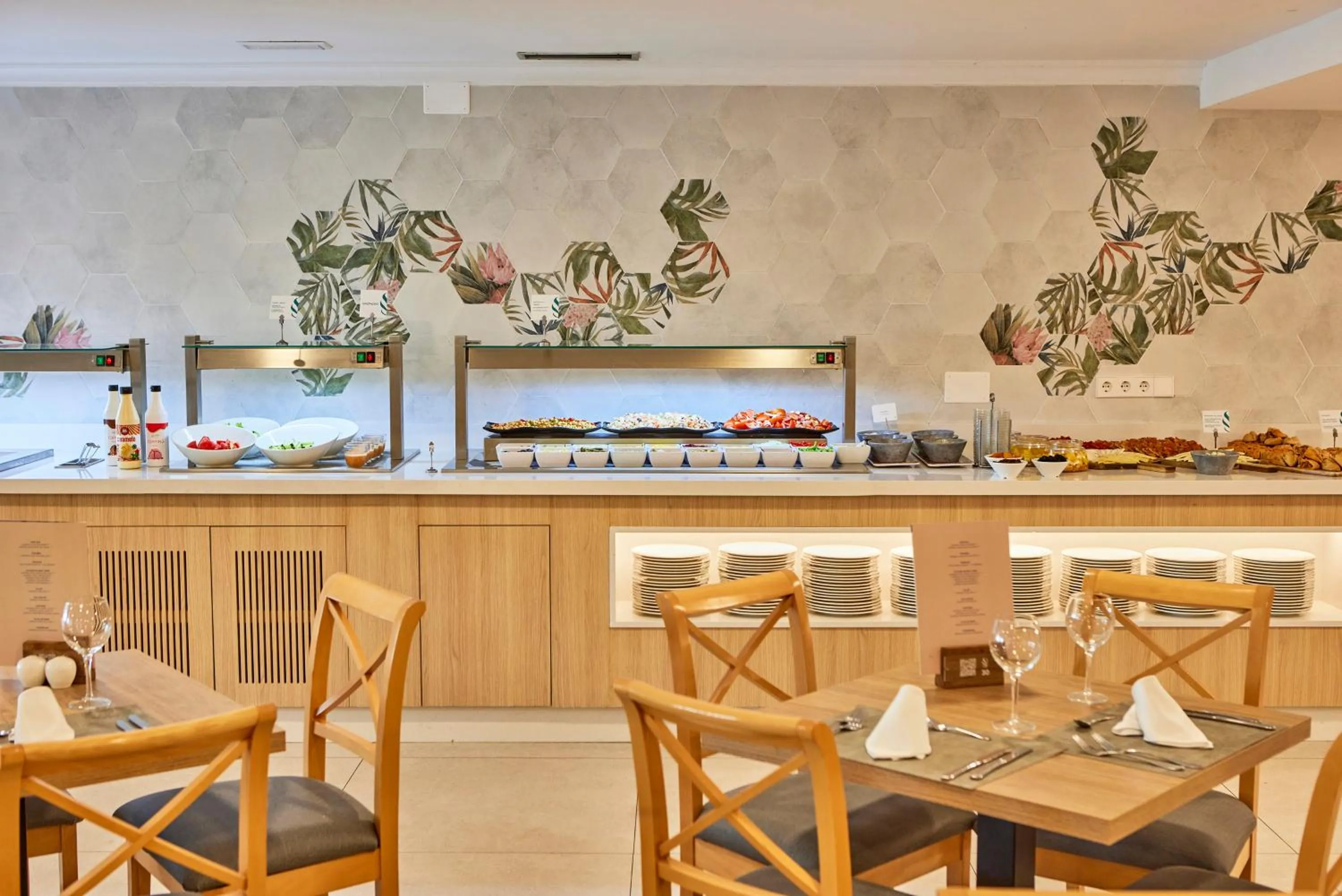 Restaurant/places to eat in Universal Aparthotel Don Camilo