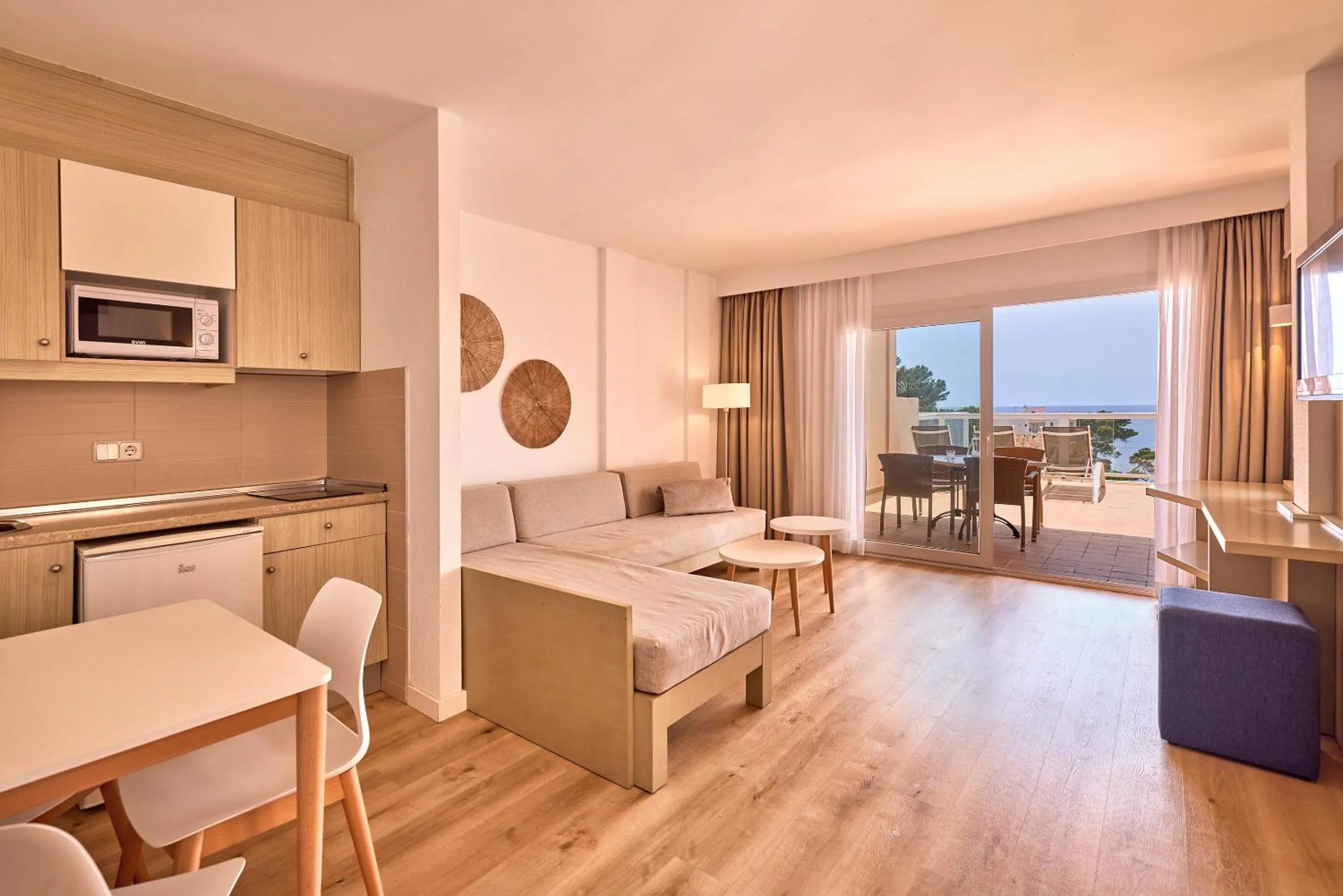 Photo of the whole room, Bed in Universal Aparthotel Don Camilo