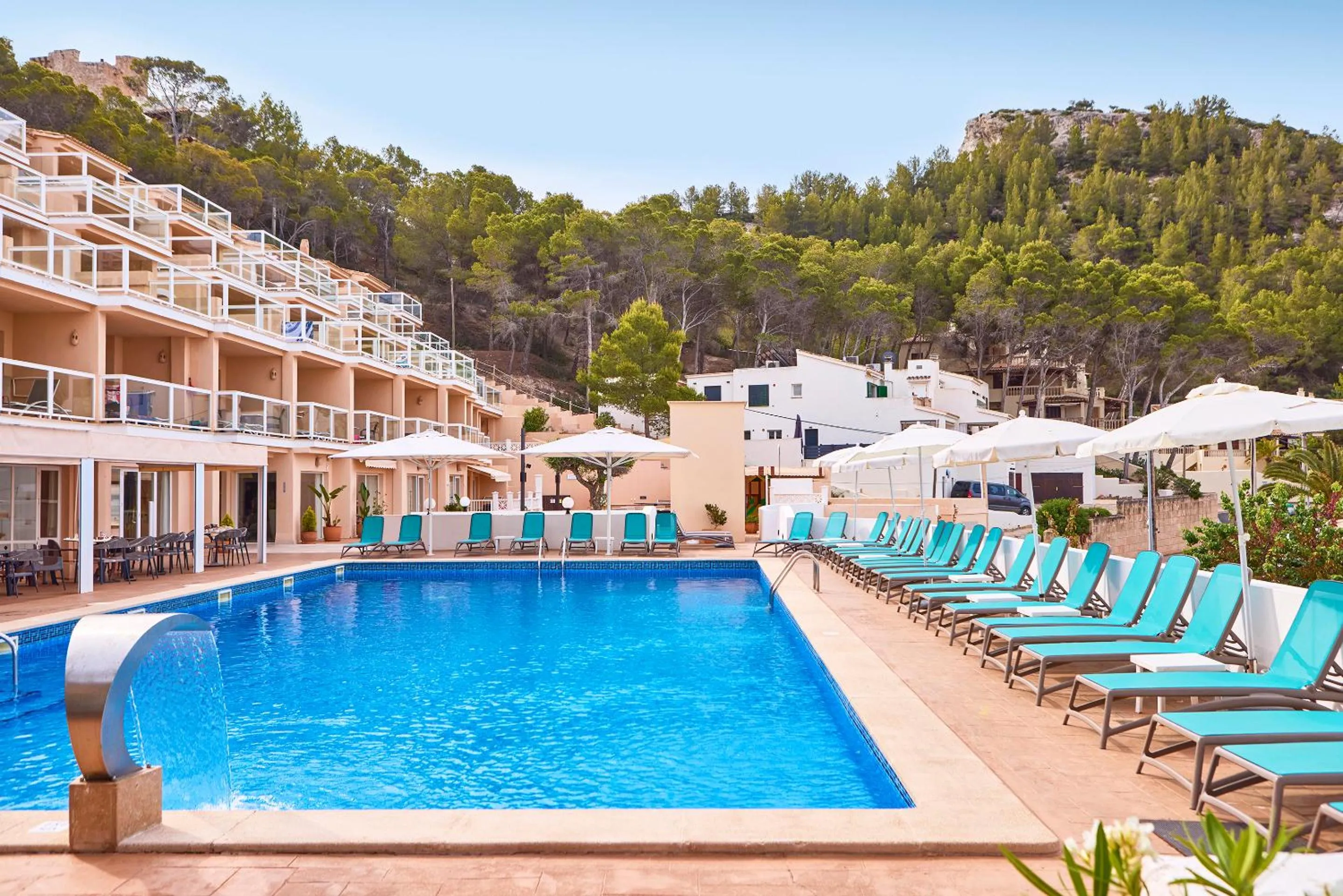Swimming pool in Universal Aparthotel Don Camilo