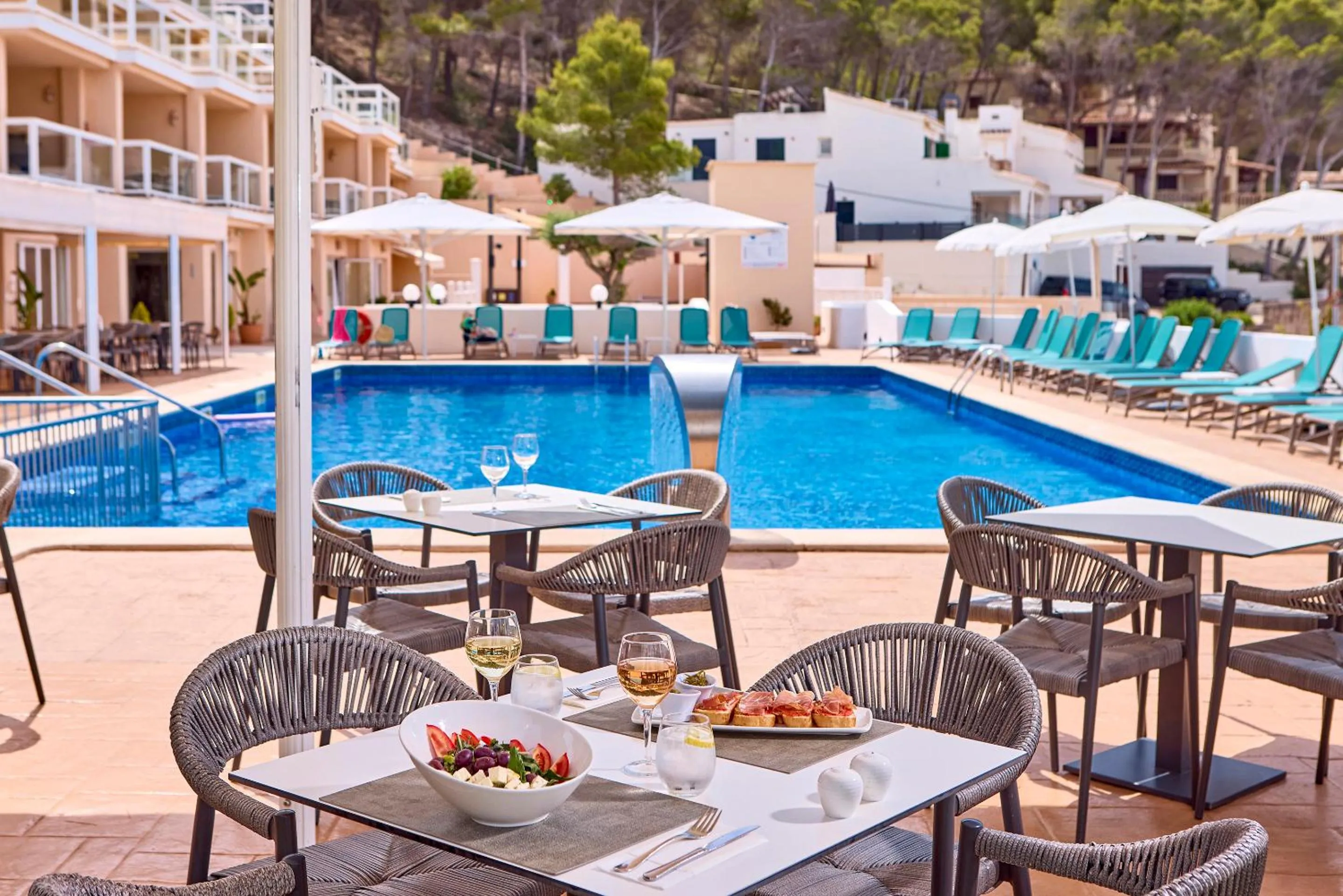 Swimming pool in Universal Aparthotel Don Camilo