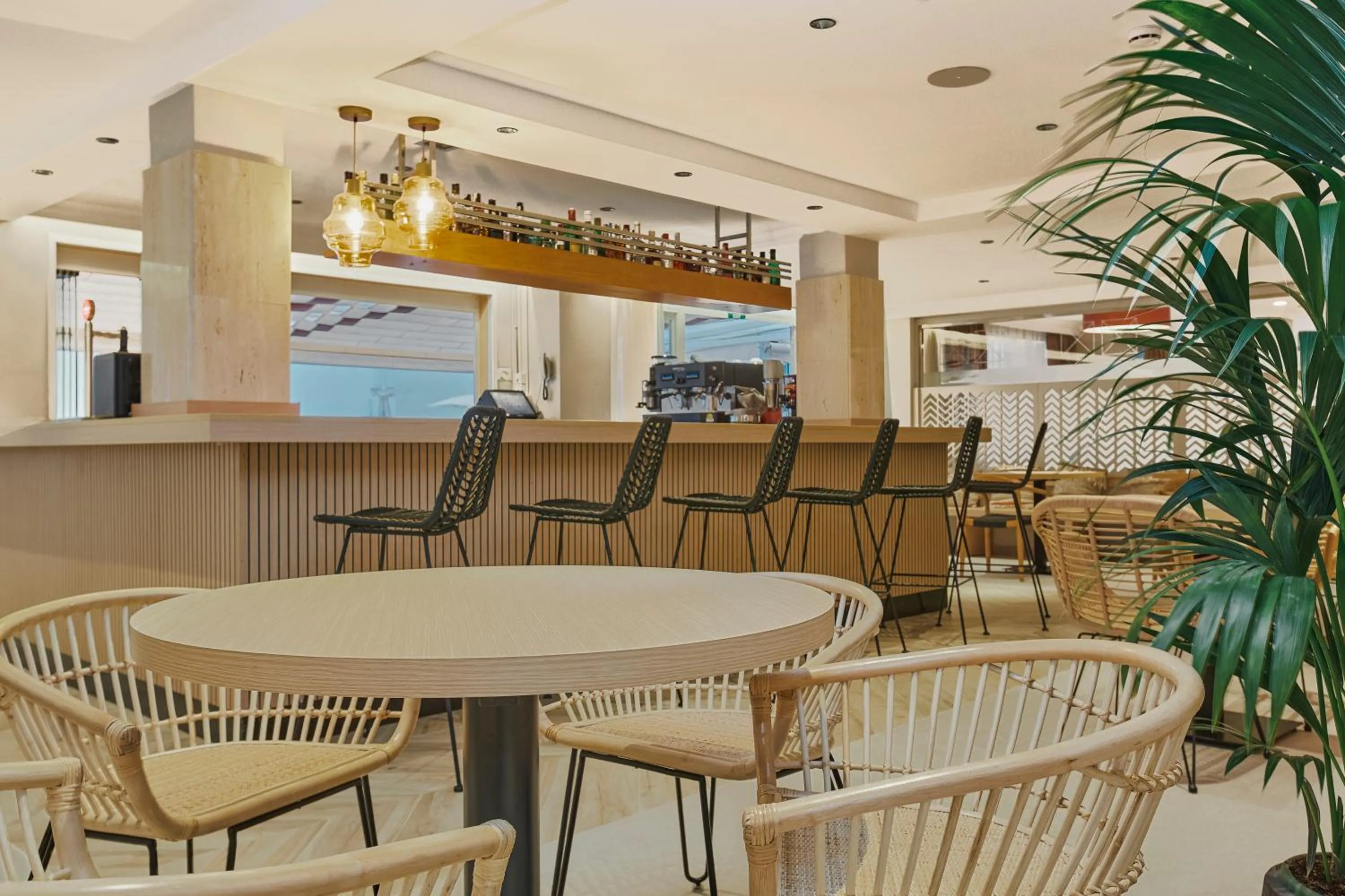 Lounge or bar in Universal Aparthotel Don Camilo