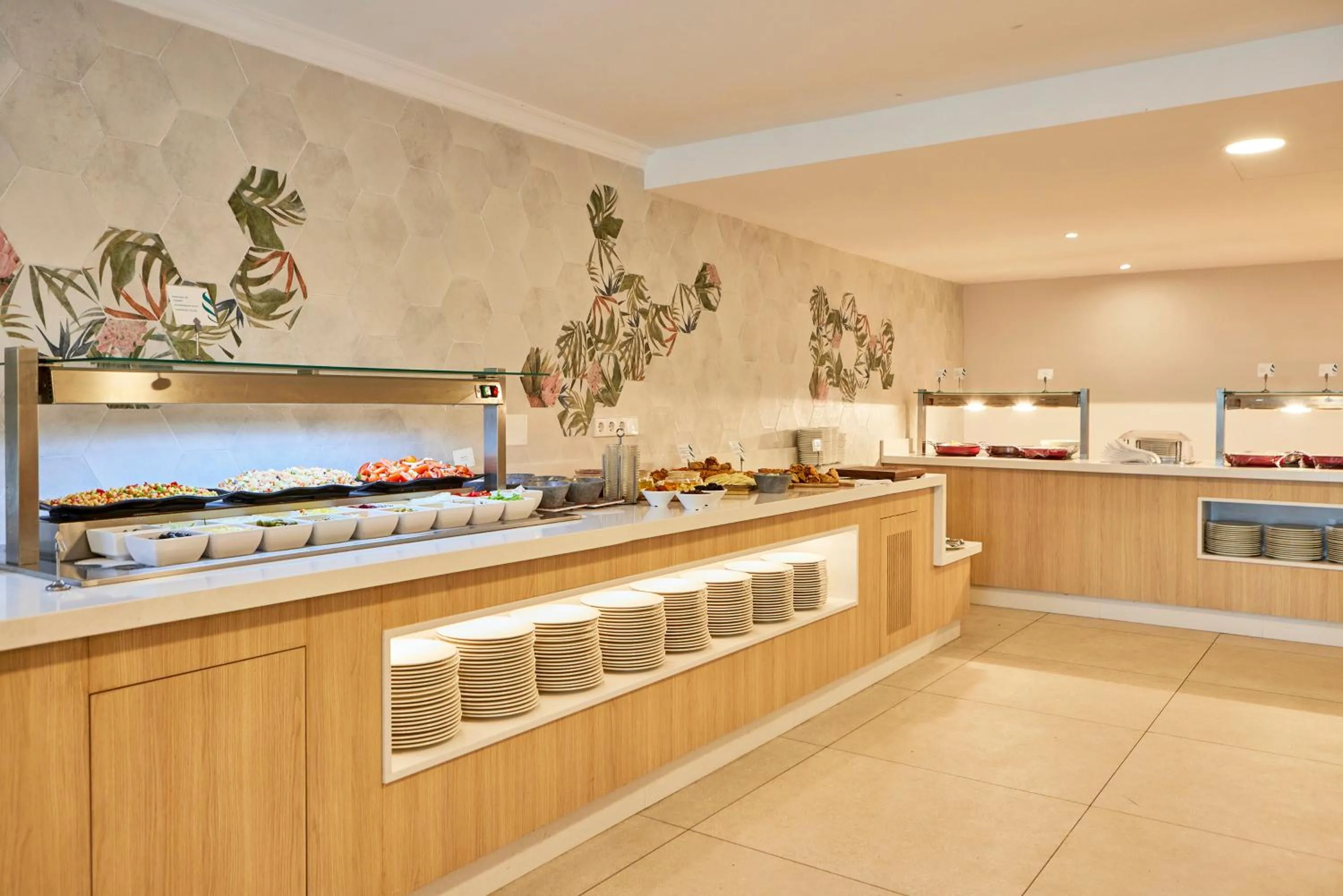 Restaurant/places to eat in Universal Aparthotel Don Camilo