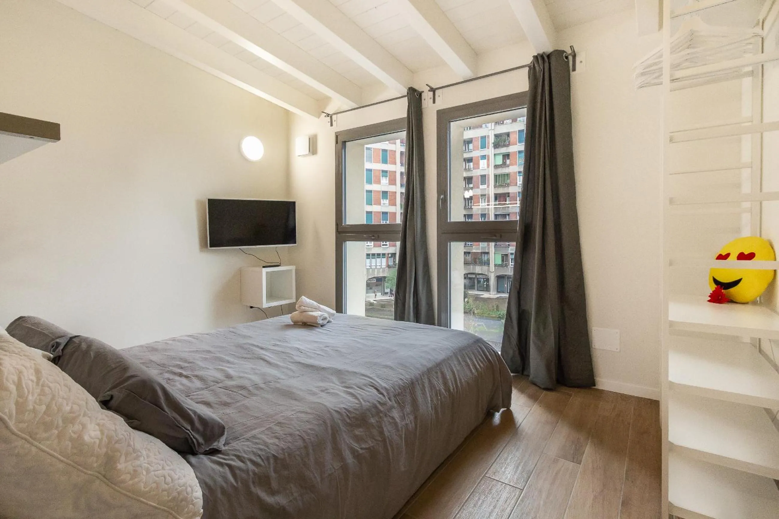 Bed in Alessia's Building- Affori FN