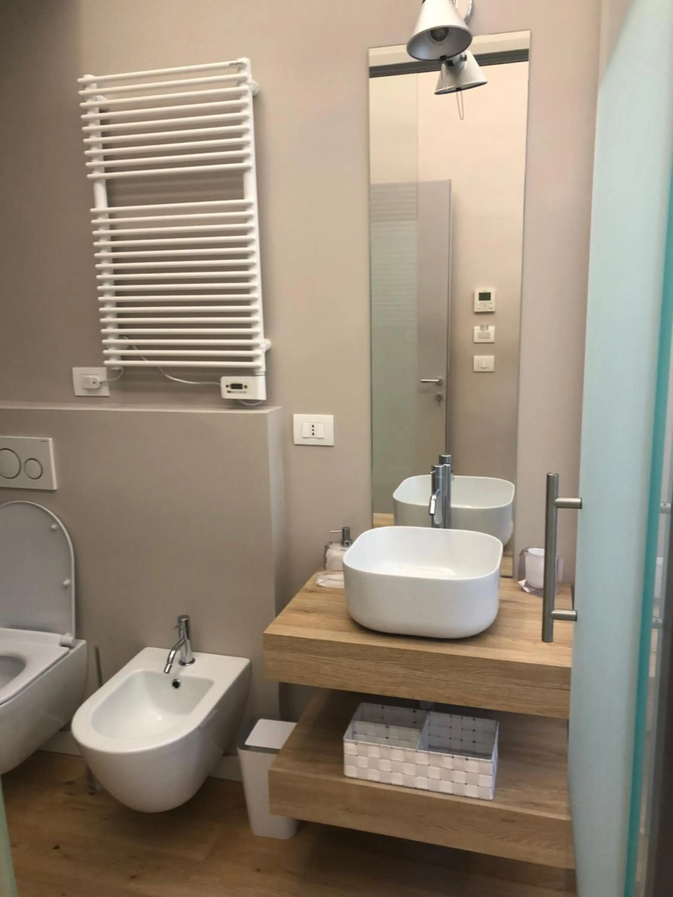 Shower in Savoia Suites Torino