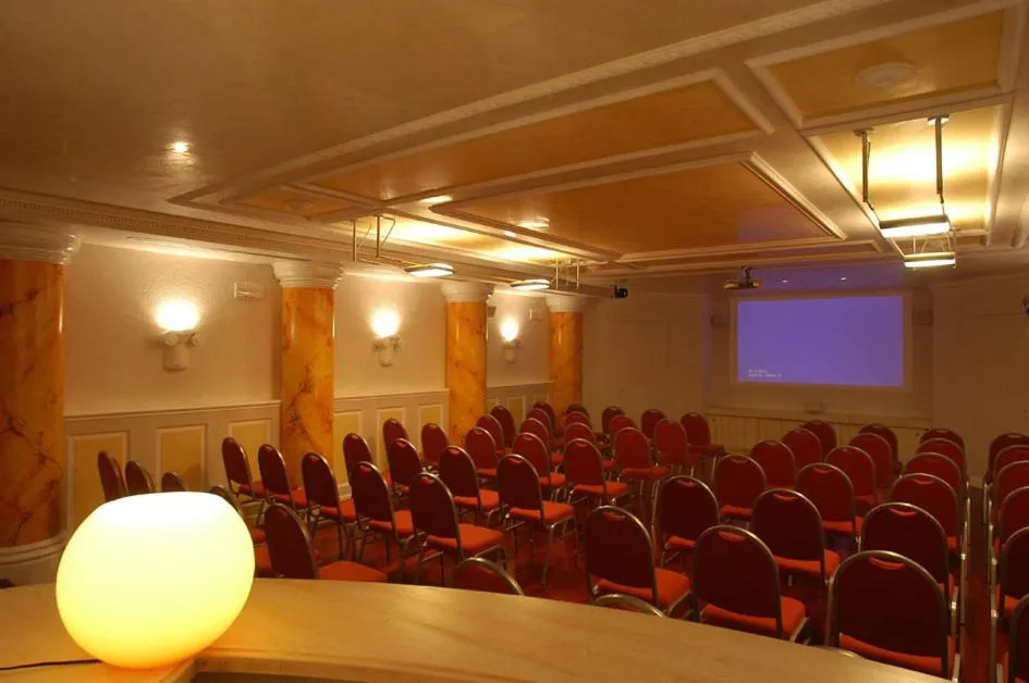 Meeting/conference room in Park Hotel Arnica