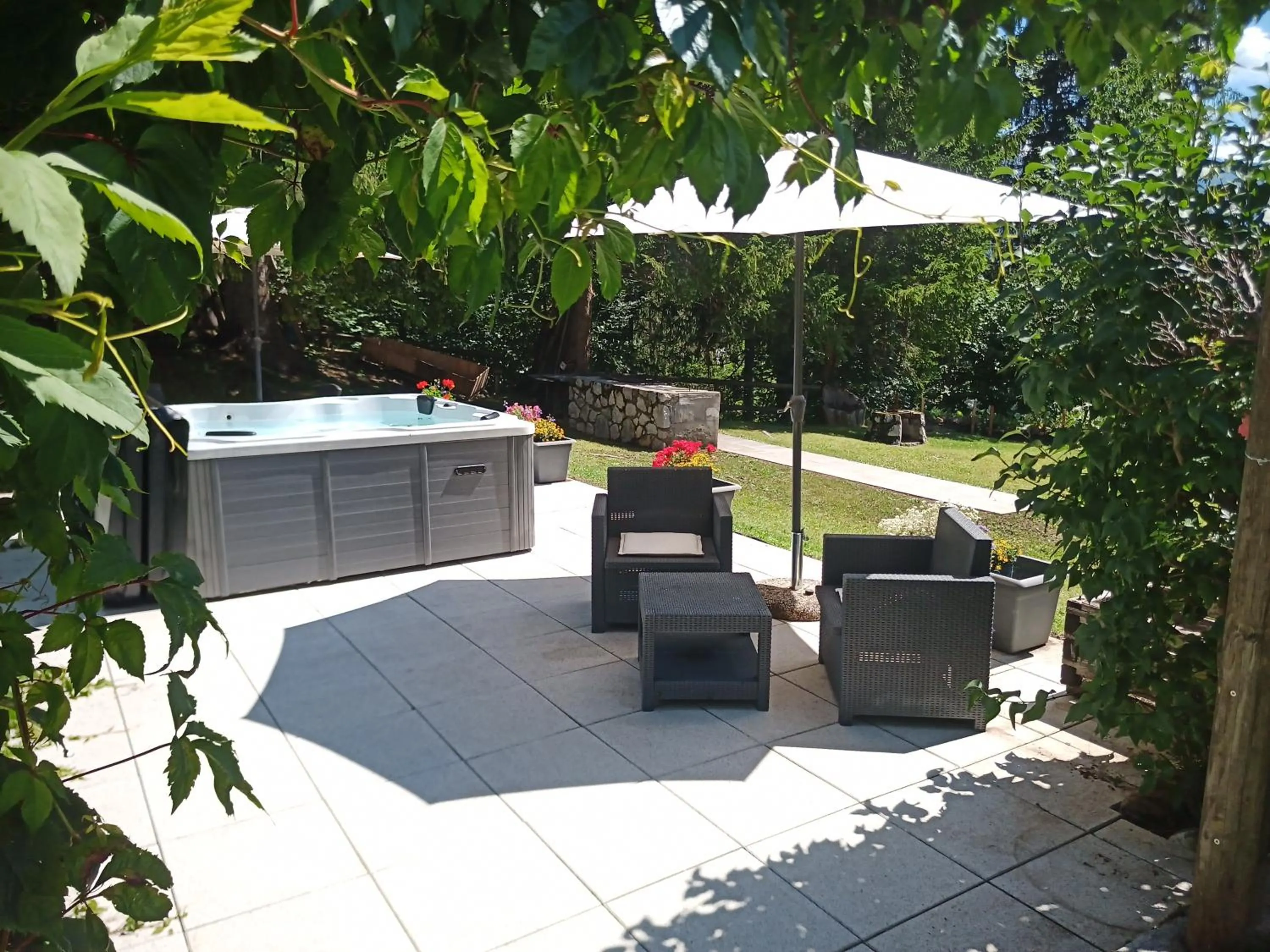 Garden in Park Hotel Arnica