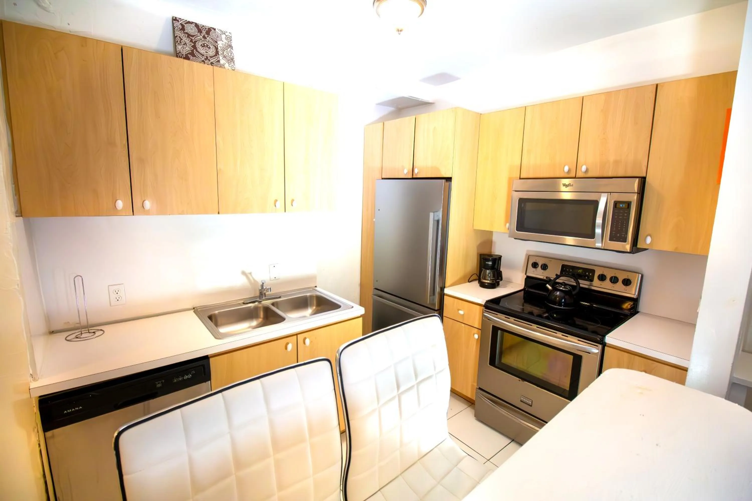 Kitchen or kitchenette in L'Etoile Apartments Part of the Oasis Casita Collection