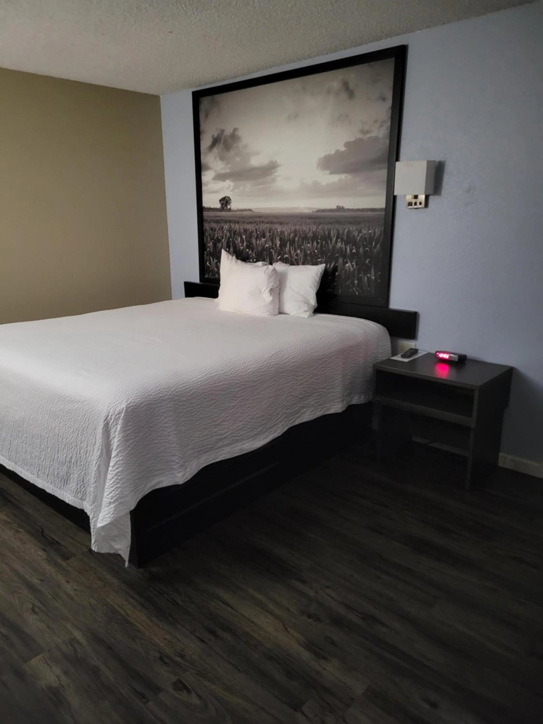 Bed in Super 8 by Wyndham Sullivan