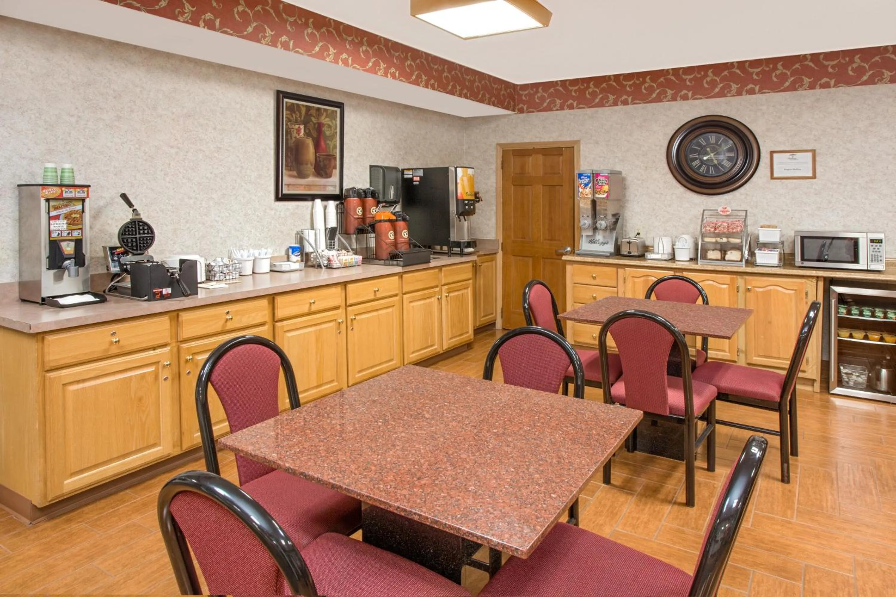 Continental breakfast in Super 8 by Wyndham Three Rivers