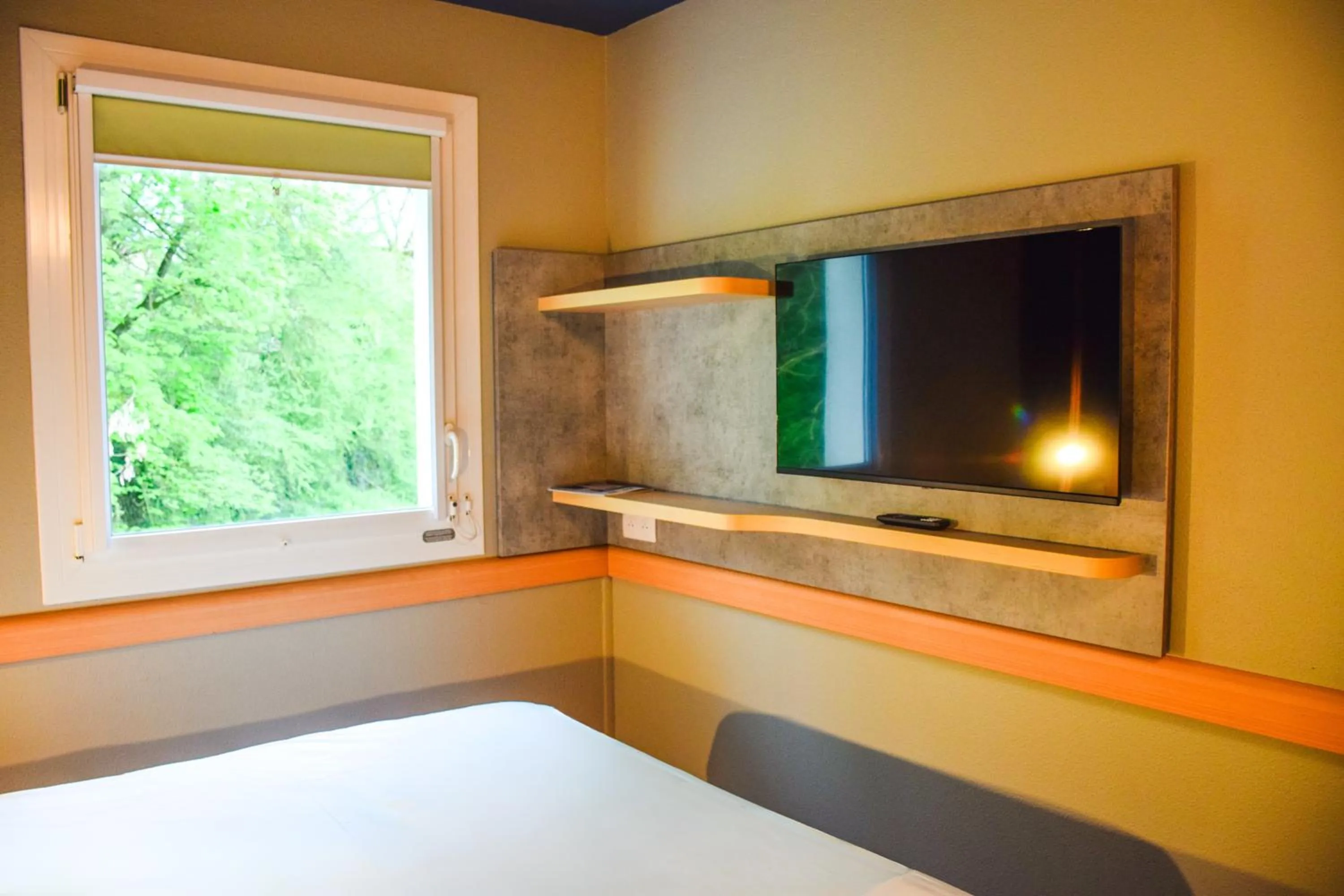 View (from property/room), Bed in ibis budget Rodez