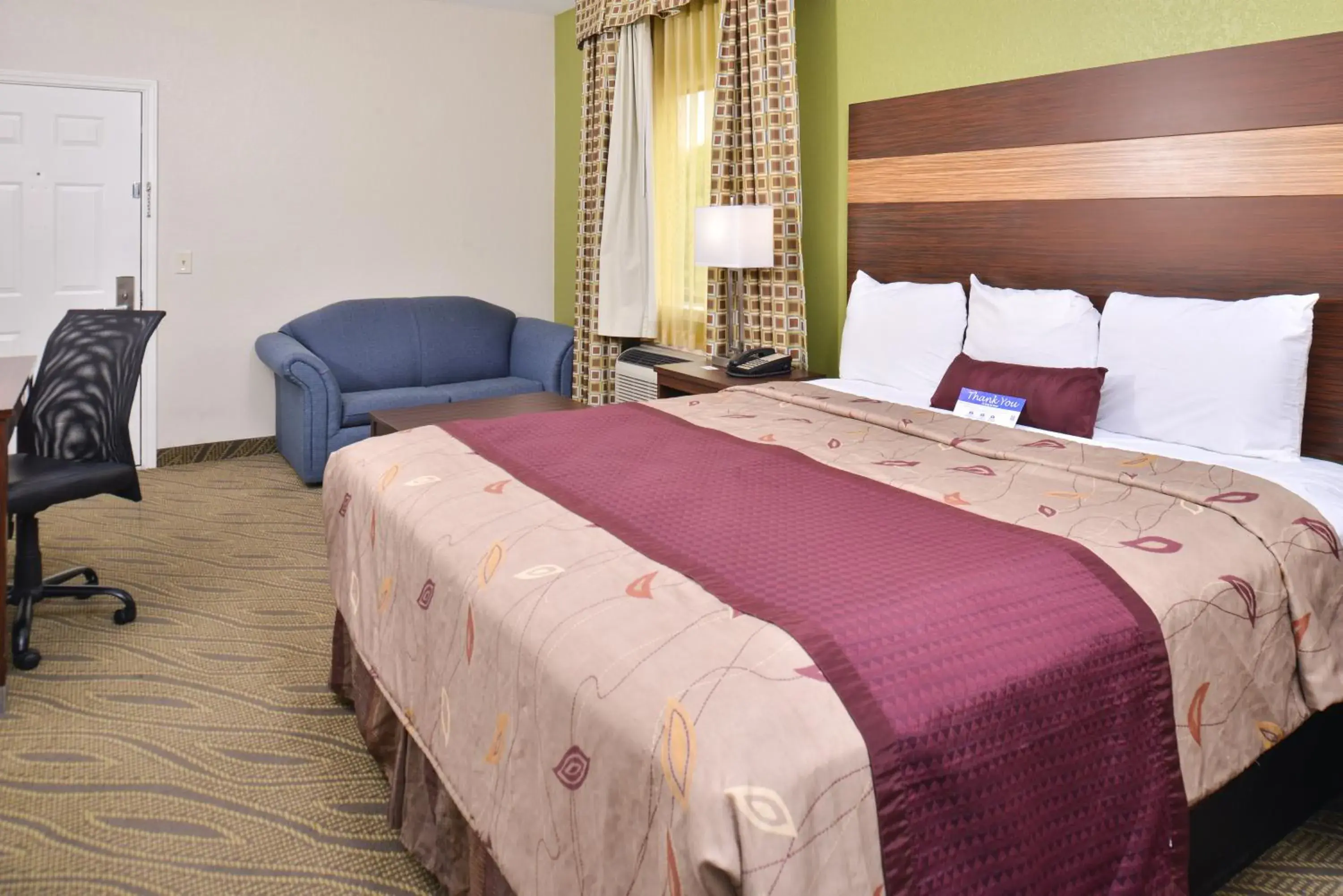 King Room in Americas Best Value Inn Downtown Houston King Room in Americas Best Value Inn Downtown Houston