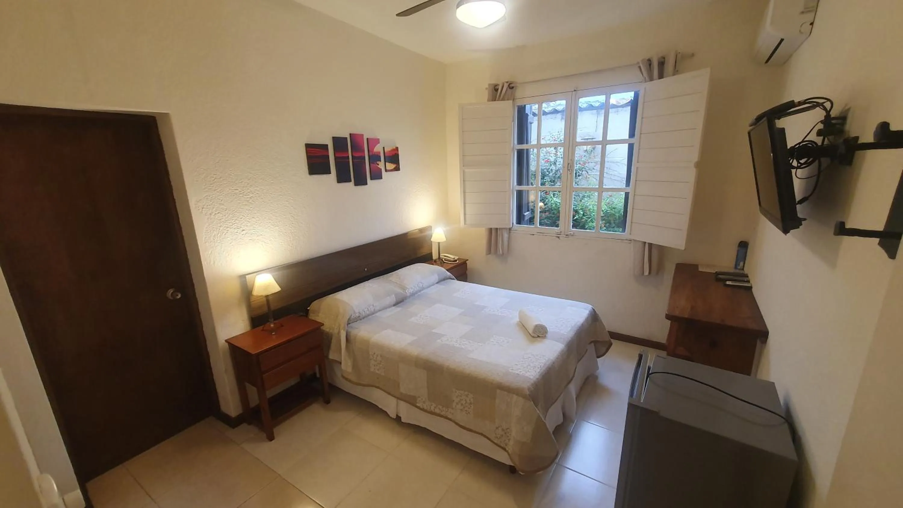 Photo of the whole room, Bed in Hotel Viola