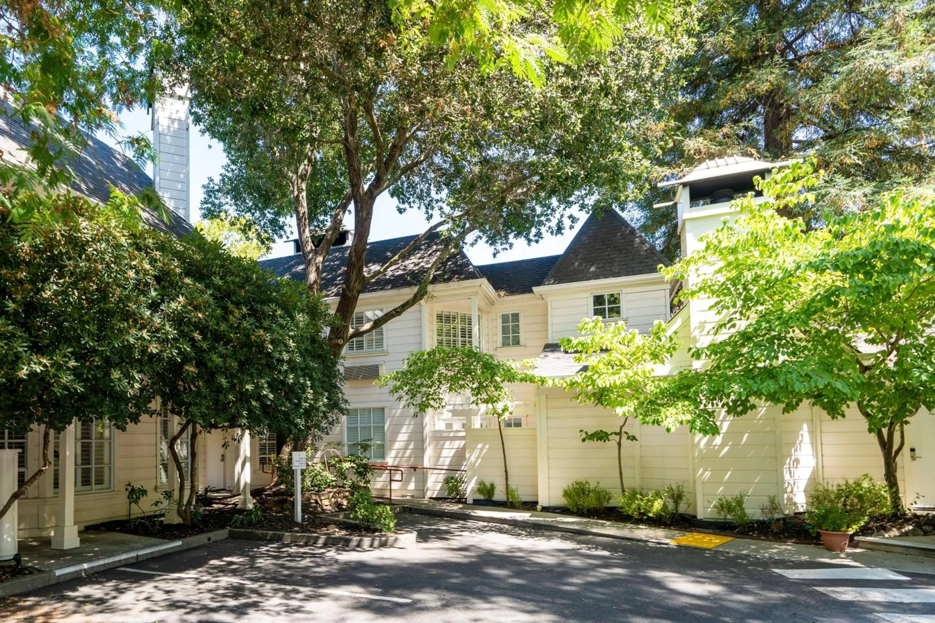 Property building in The Bergson, BW Signature Collection