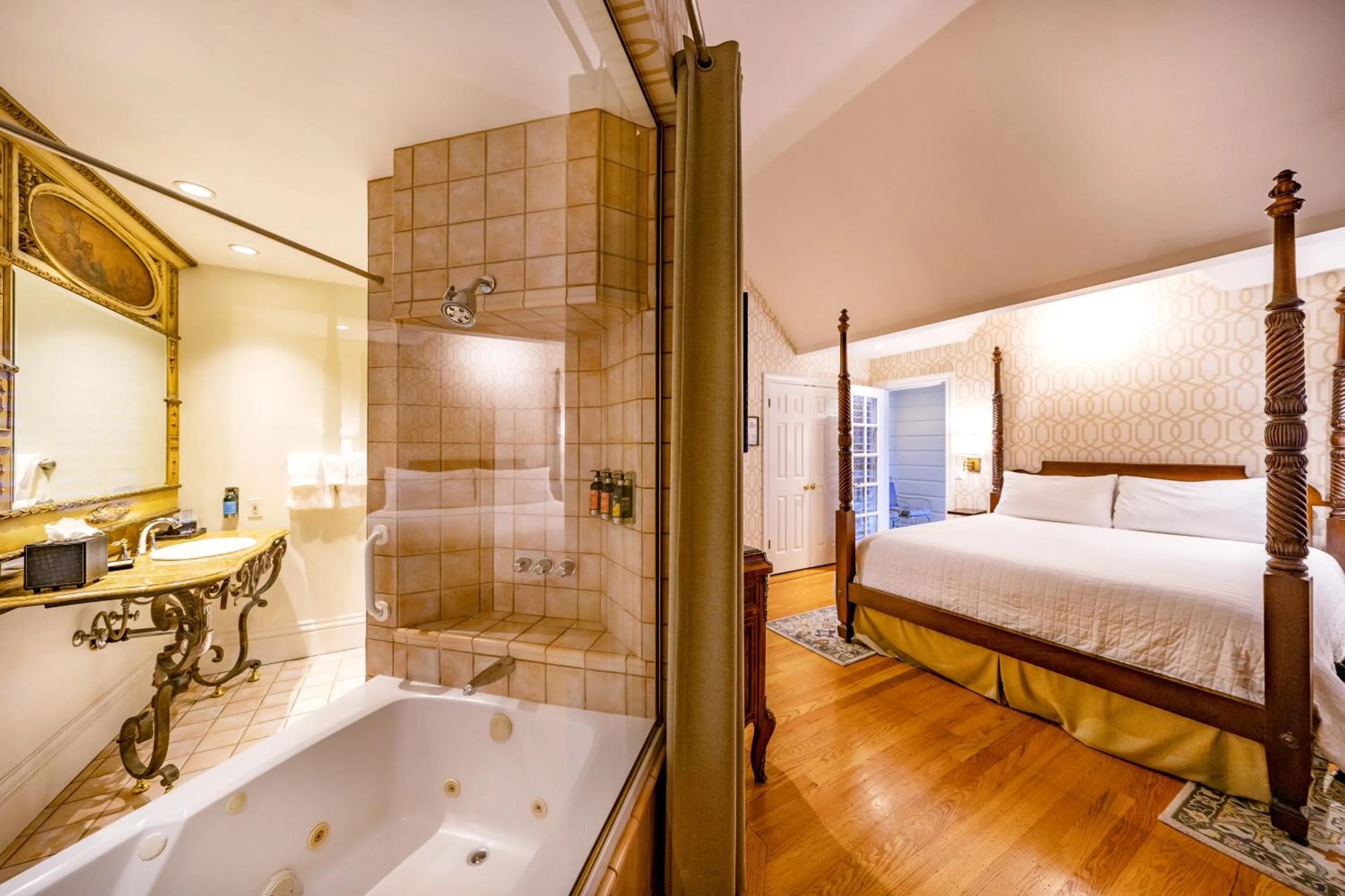 Bathroom, Bed in The Bergson, BW Signature Collection