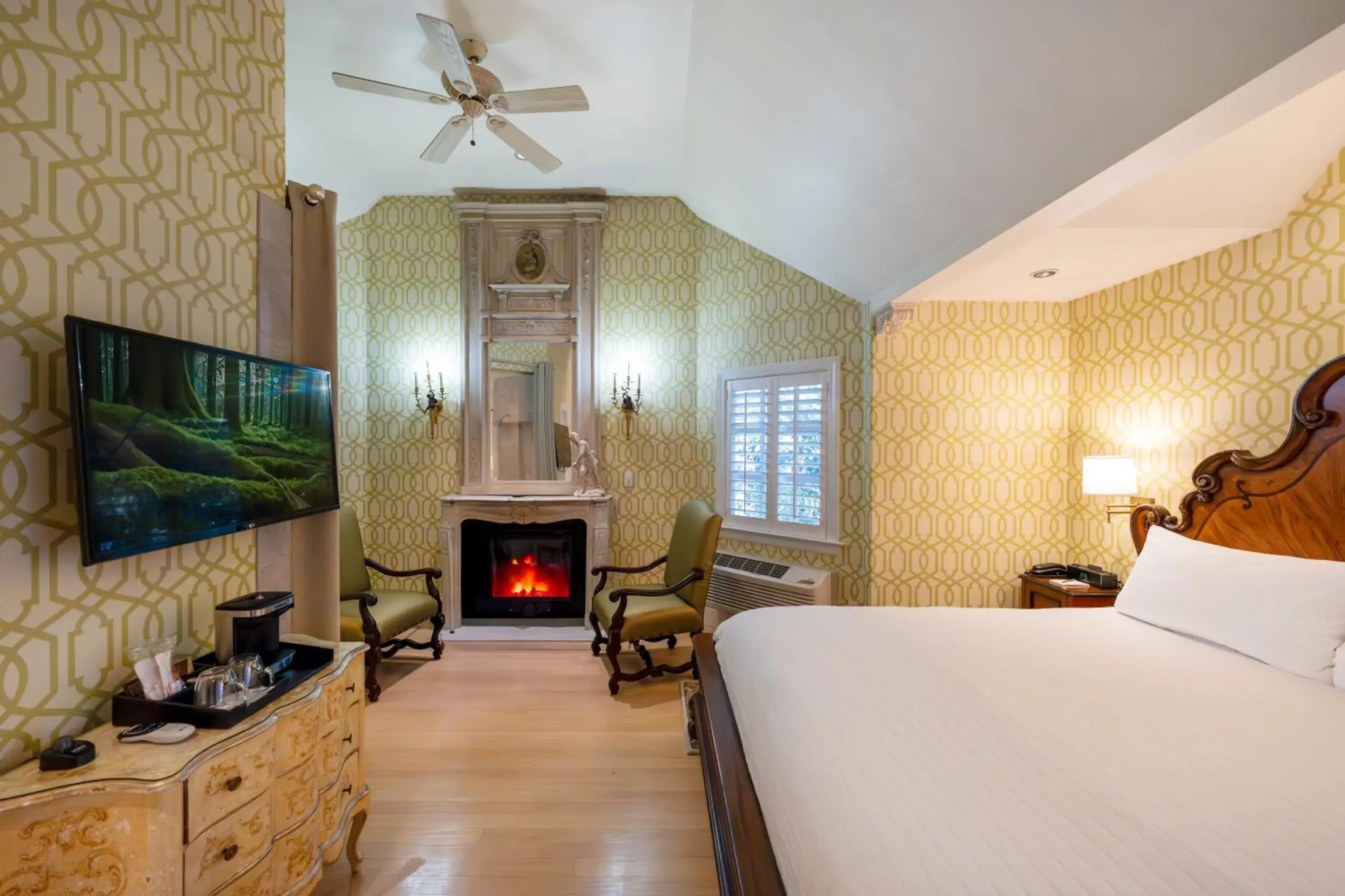 King Suite with Balcony in The Bergson, BW Signature Collection King Suite with Balcony in The Bergson, BW Signature Collection