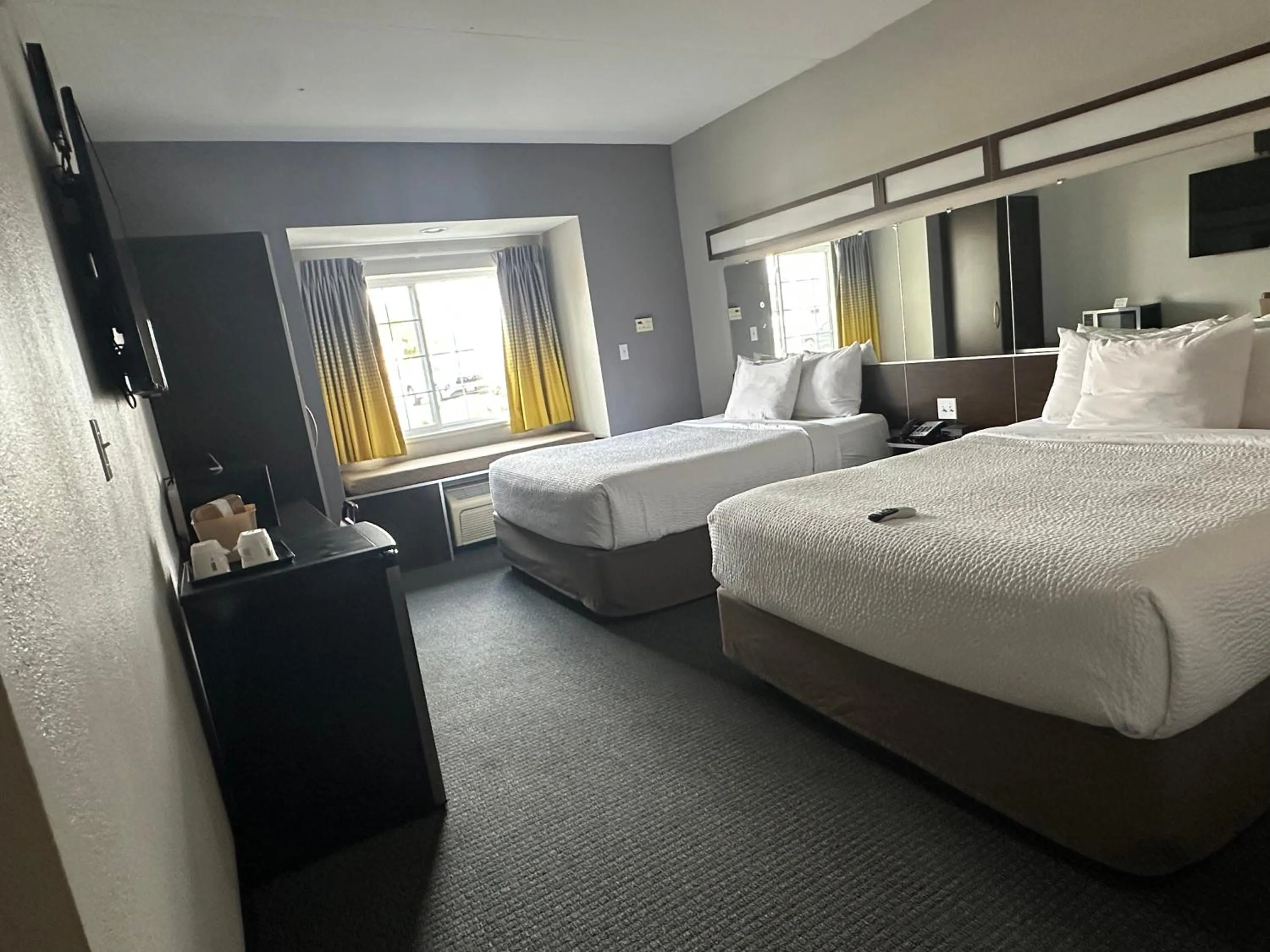 Bed in Microtel Inn & Suites by Wyndham Quincy Downtown - River Area