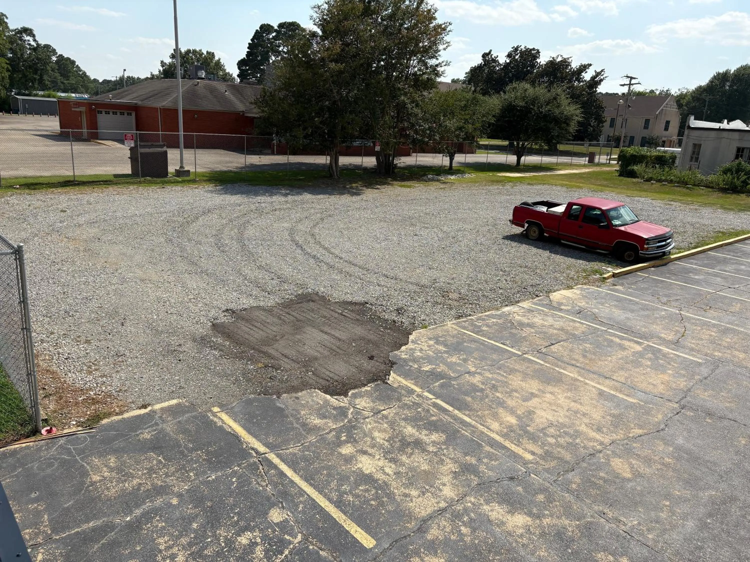 Parking in Economy Inn Express Warren