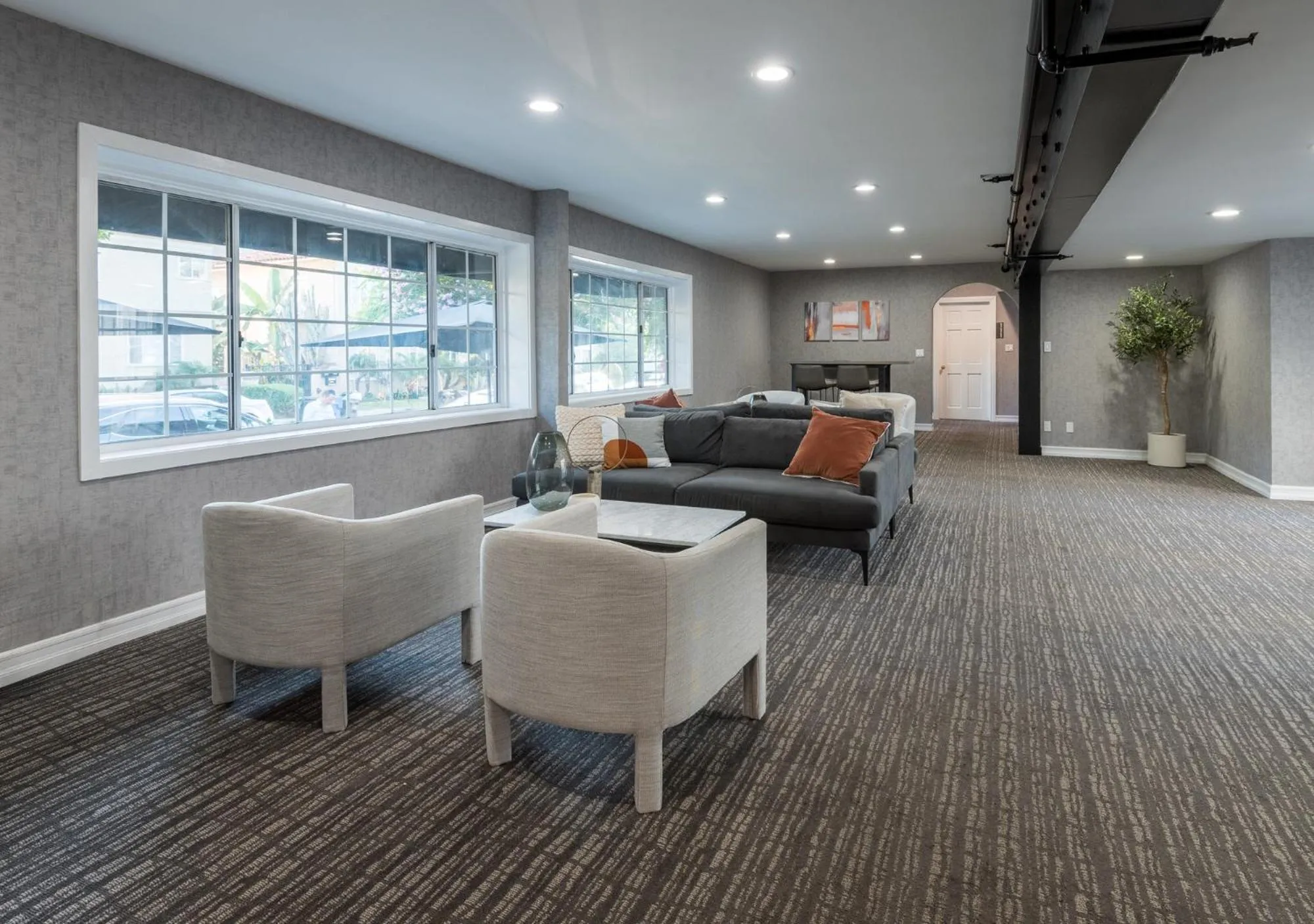 Wilshire Crest Hotel