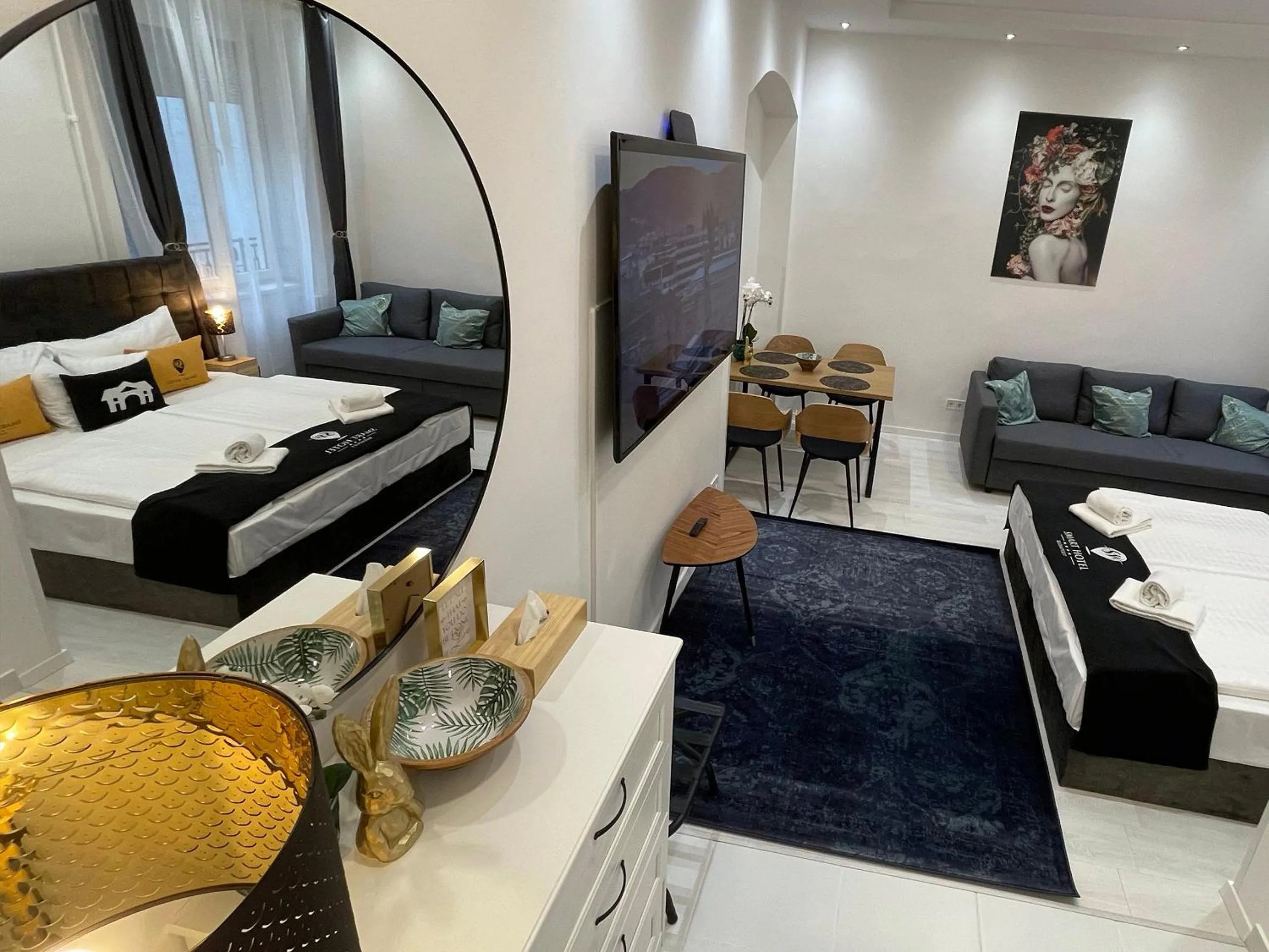 TV and multimedia, Bed in Smart Hotel Budapest