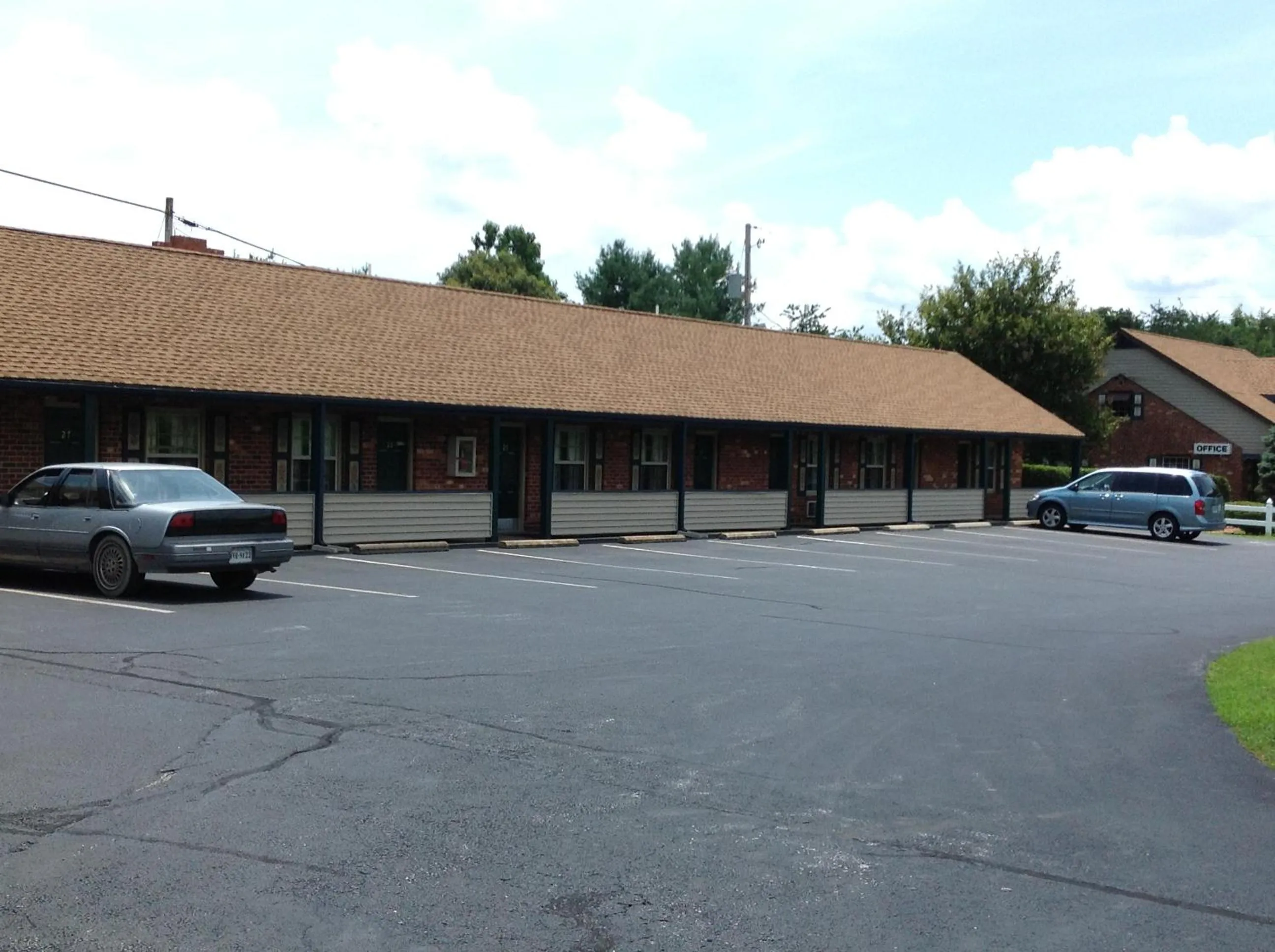 Facade/entrance in Village Inn