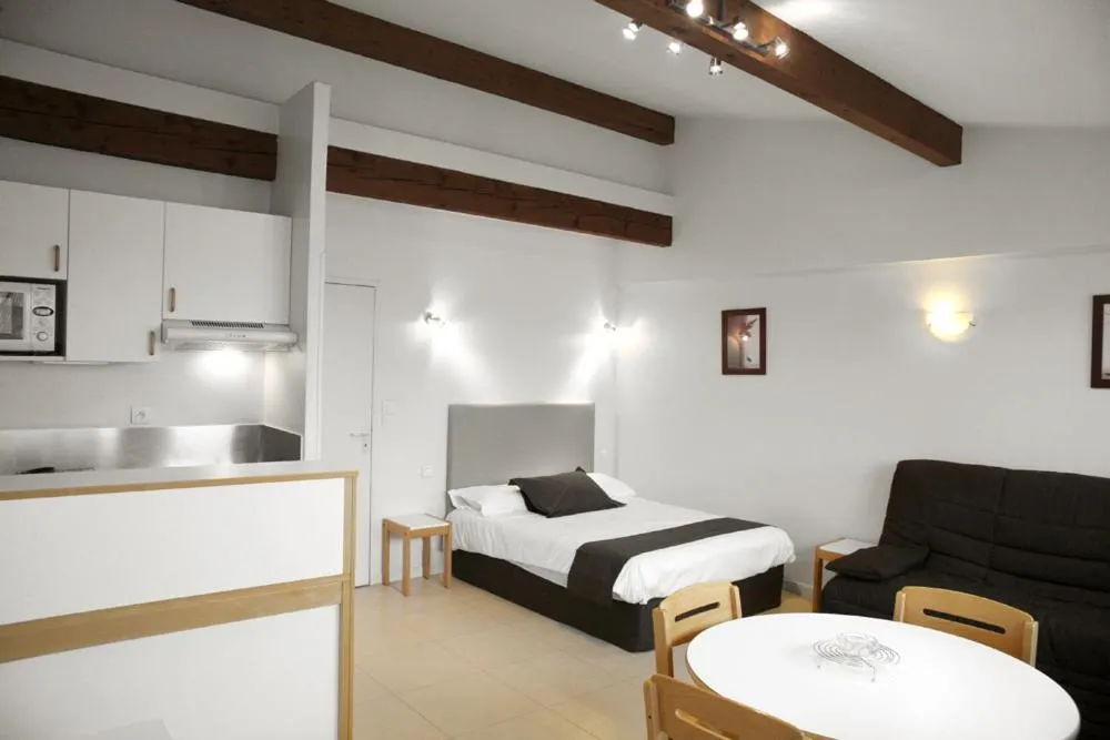 Bed in Résidences Guerlin