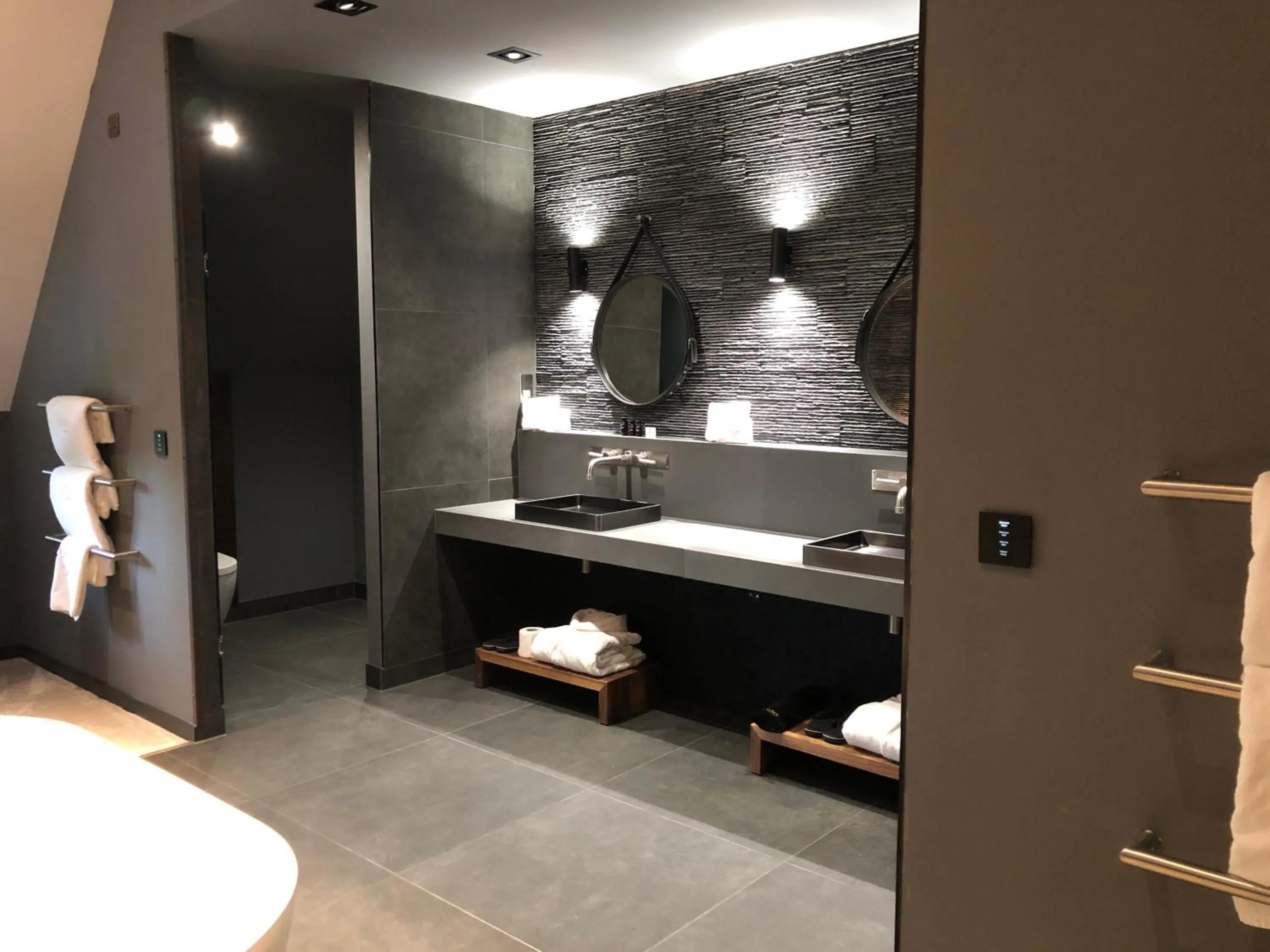 Bathroom in Cave Hotel & Golf Resort