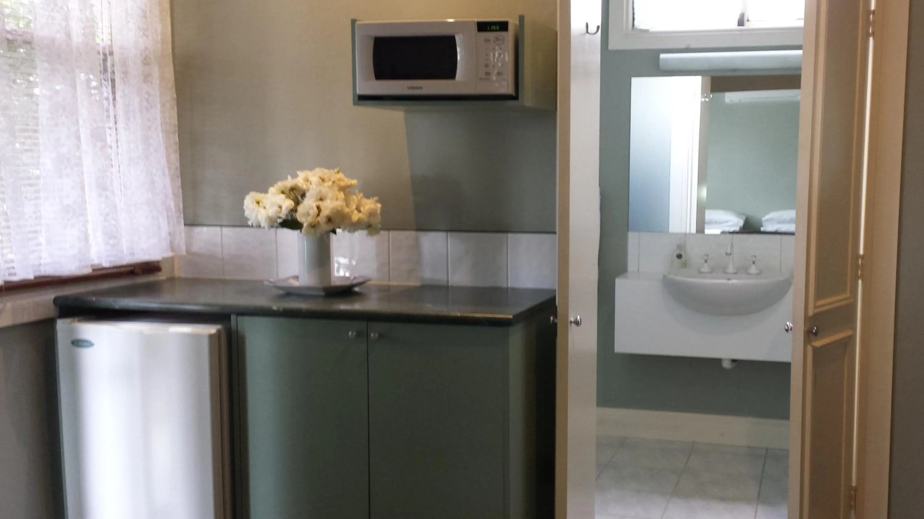 Kitchen or kitchenette in Daylesford Motor Inn Vic Pty Ltd