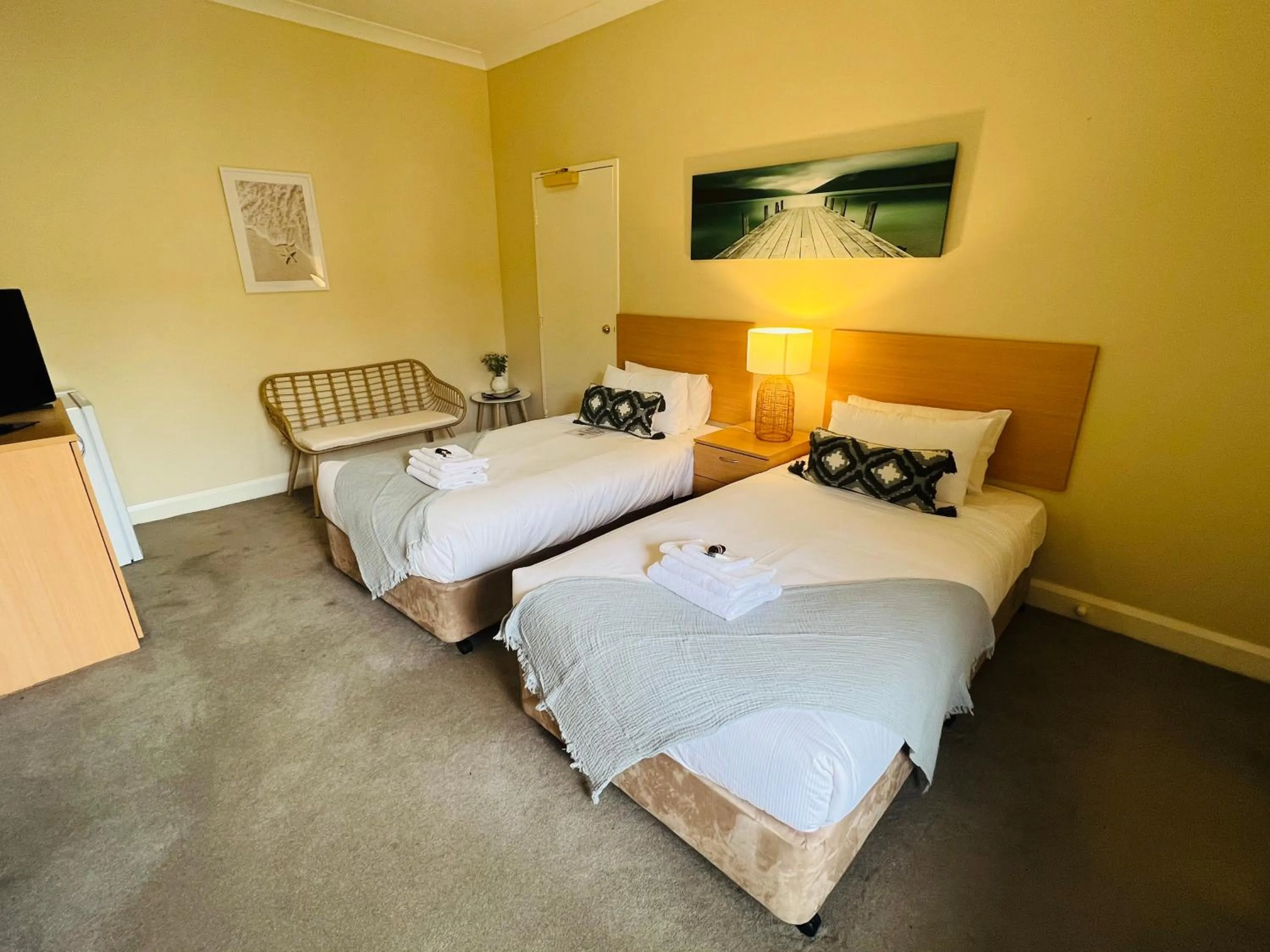 Deluxe Twin Room in Settlers House York