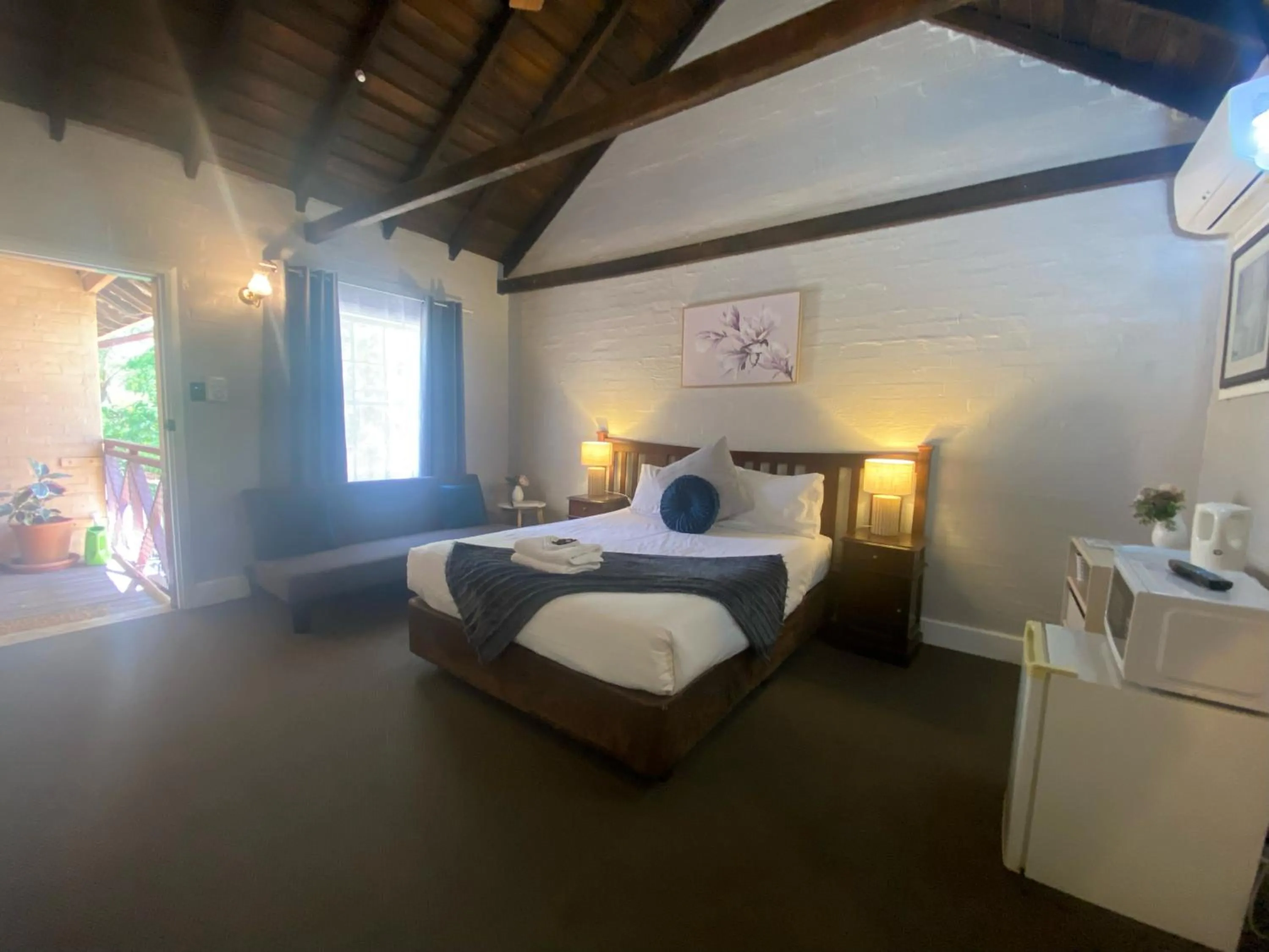 Deluxe Queen Room in Settlers House York